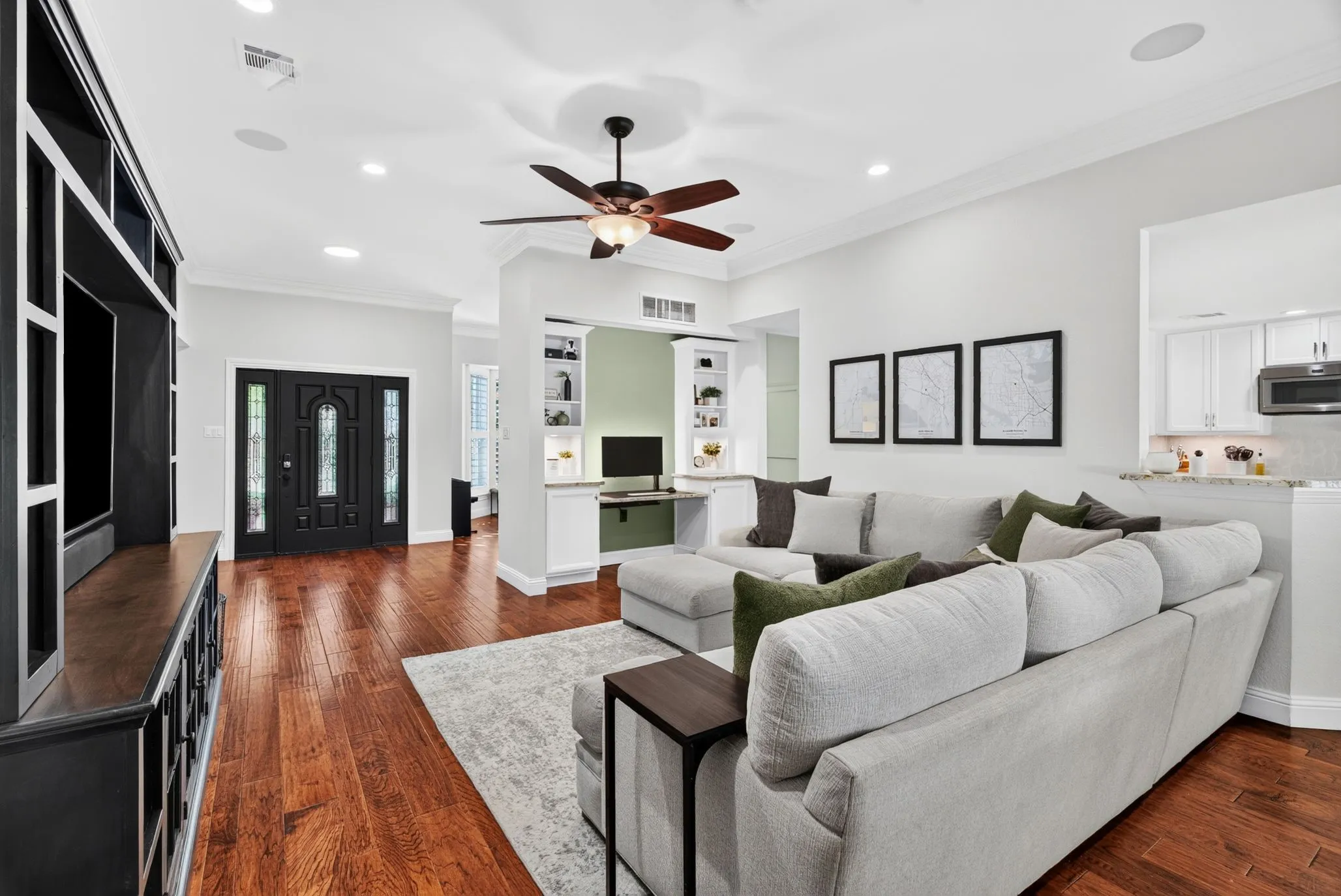 Single Family Residence For Sale in Denton County , 2625 Briar Patch Lane, Flower Mound, Texas 75022, 4 Bedroom, 3 Bathroom, 2 Garage spaces, 2,908 Sqft, built in 1990, mls#21366122, Real Estate Agent in Flower Mound, Homes For Sale in Denton county, Homes For Sale in Flower Mound, Realtor in Flower Mound Texas, Real Estate Brokerage Independent Realty Texas, Luminita Cordes Realtor