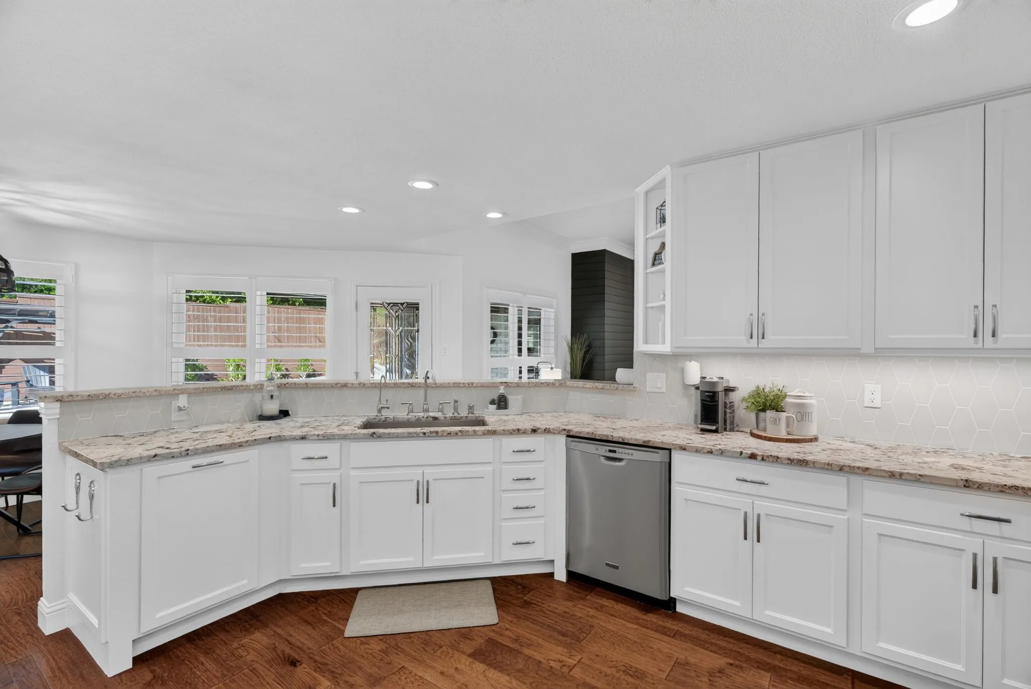 Single Family Residence For Sale in Denton County , 2625 Briar Patch Lane, Flower Mound, Texas 75022, 4 Bedroom, 3 Bathroom, 2 Garage spaces, 2,908 Sqft, built in 1990, mls#21366122, Real Estate Agent in Flower Mound, Homes For Sale in Denton county, Homes For Sale in Flower Mound, Realtor in Flower Mound Texas, Real Estate Brokerage Independent Realty Texas, Luminita Cordes Realtor