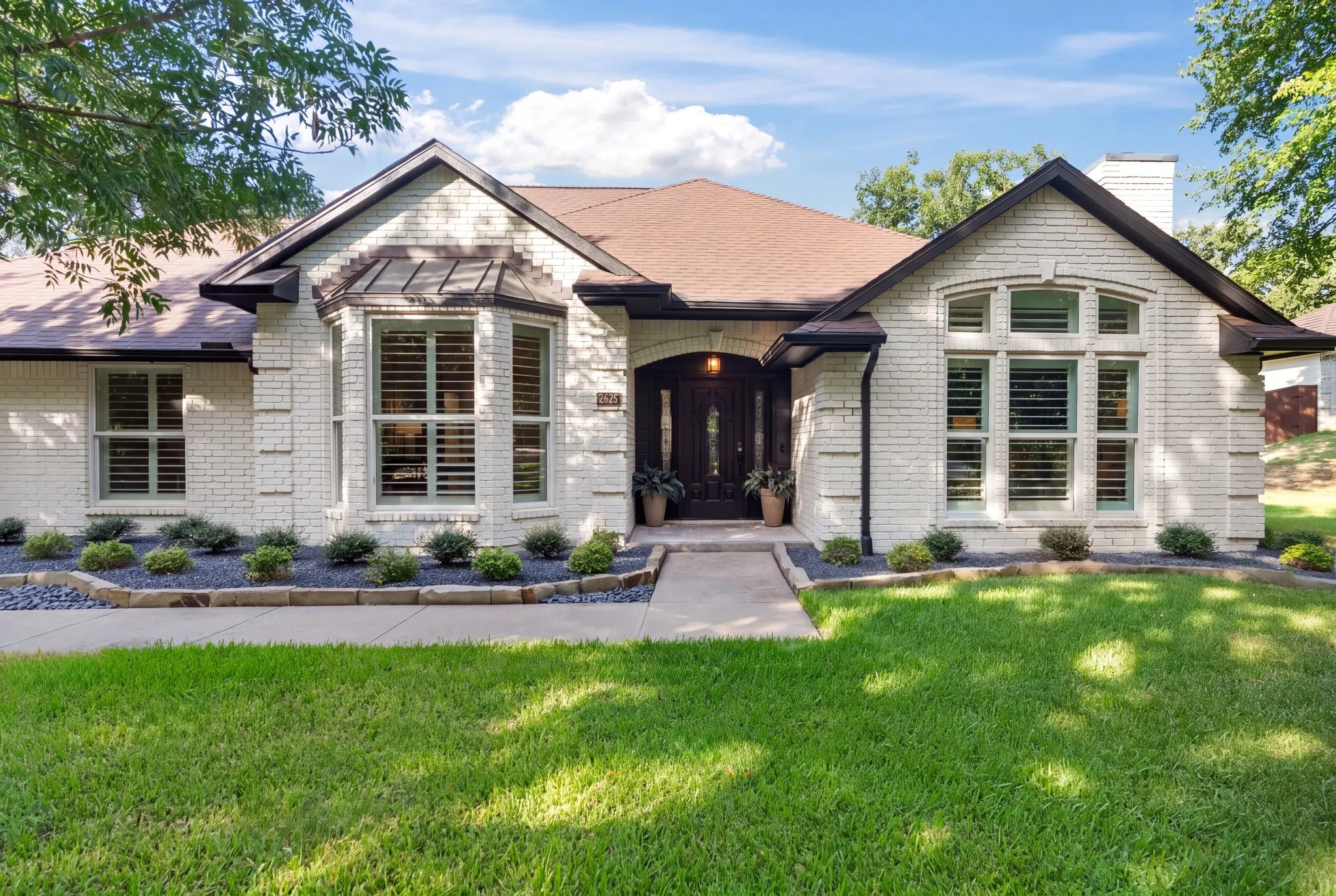 Single Family Residence For Sale in Denton County , 2625 Briar Patch Lane, Flower Mound, Texas 75022, 4 Bedroom, 3 Bathroom, 2 Garage spaces, 2,908 Sqft, built in 1990, mls#21366122, Real Estate Agent in Flower Mound, Homes For Sale in Denton county, Homes For Sale in Flower Mound, Realtor in Flower Mound Texas, Real Estate Brokerage Independent Realty Texas, Luminita Cordes Realtor