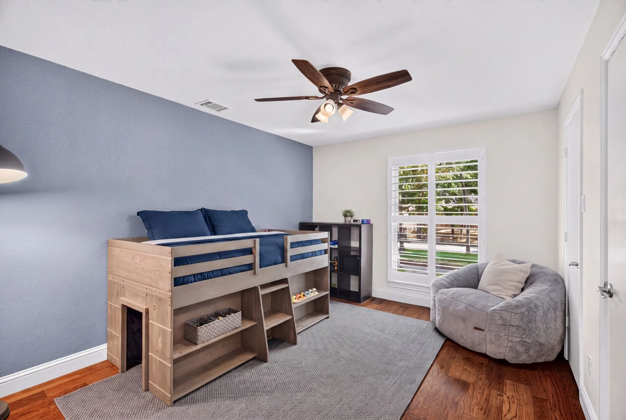 Single Family Residence For Sale in Denton County , 2625 Briar Patch Lane, Flower Mound, Texas 75022, 4 Bedroom, 3 Bathroom, 2 Garage spaces, 2,908 Sqft, built in 1990, mls#21366122, Real Estate Agent in Flower Mound, Homes For Sale in Denton county, Homes For Sale in Flower Mound, Realtor in Flower Mound Texas, Real Estate Brokerage Independent Realty Texas, Luminita Cordes Realtor