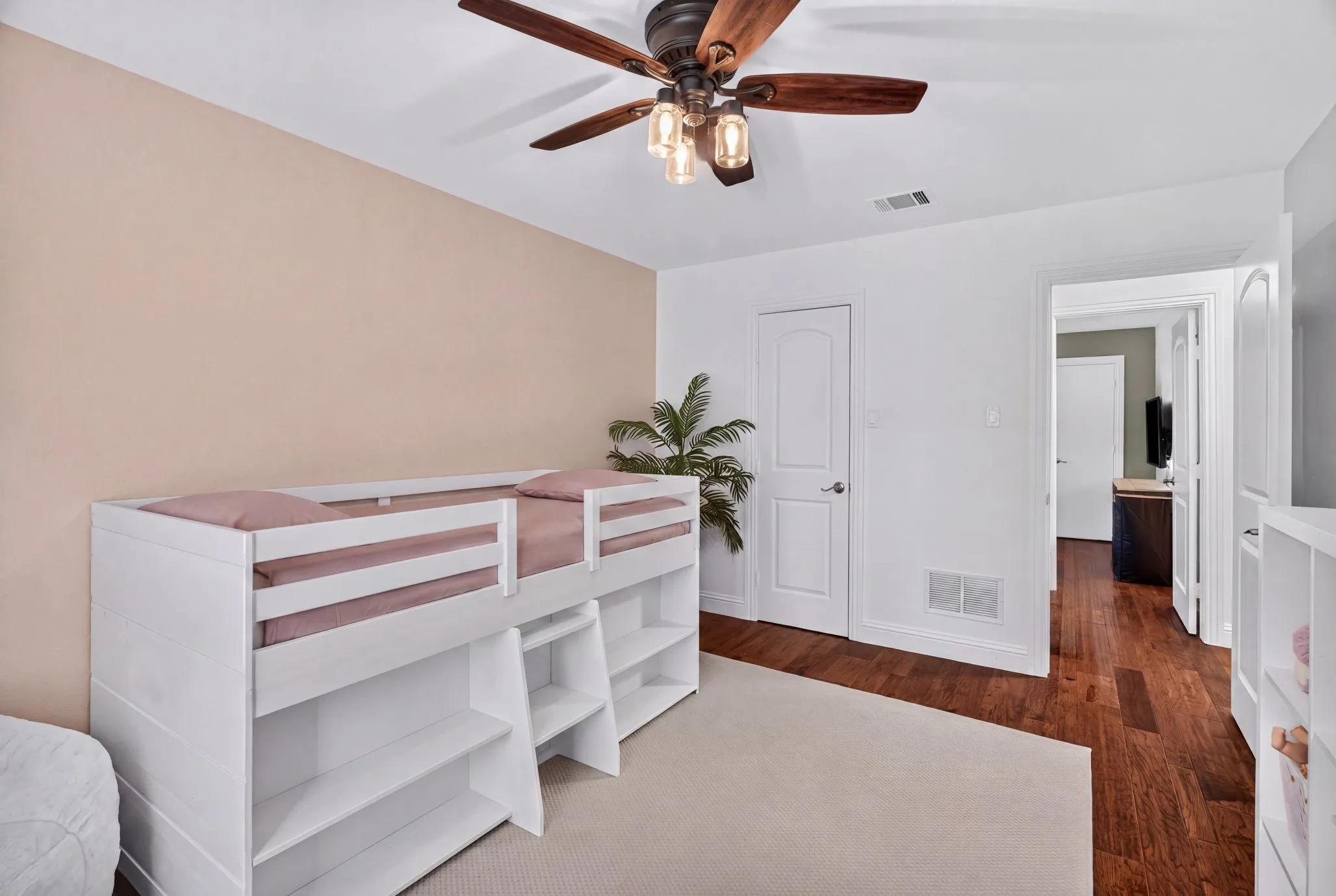 Single Family Residence For Sale in Denton County , 2625 Briar Patch Lane, Flower Mound, Texas 75022, 4 Bedroom, 3 Bathroom, 2 Garage spaces, 2,908 Sqft, built in 1990, mls#21366122, Real Estate Agent in Flower Mound, Homes For Sale in Denton county, Homes For Sale in Flower Mound, Realtor in Flower Mound Texas, Real Estate Brokerage Independent Realty Texas, Luminita Cordes Realtor