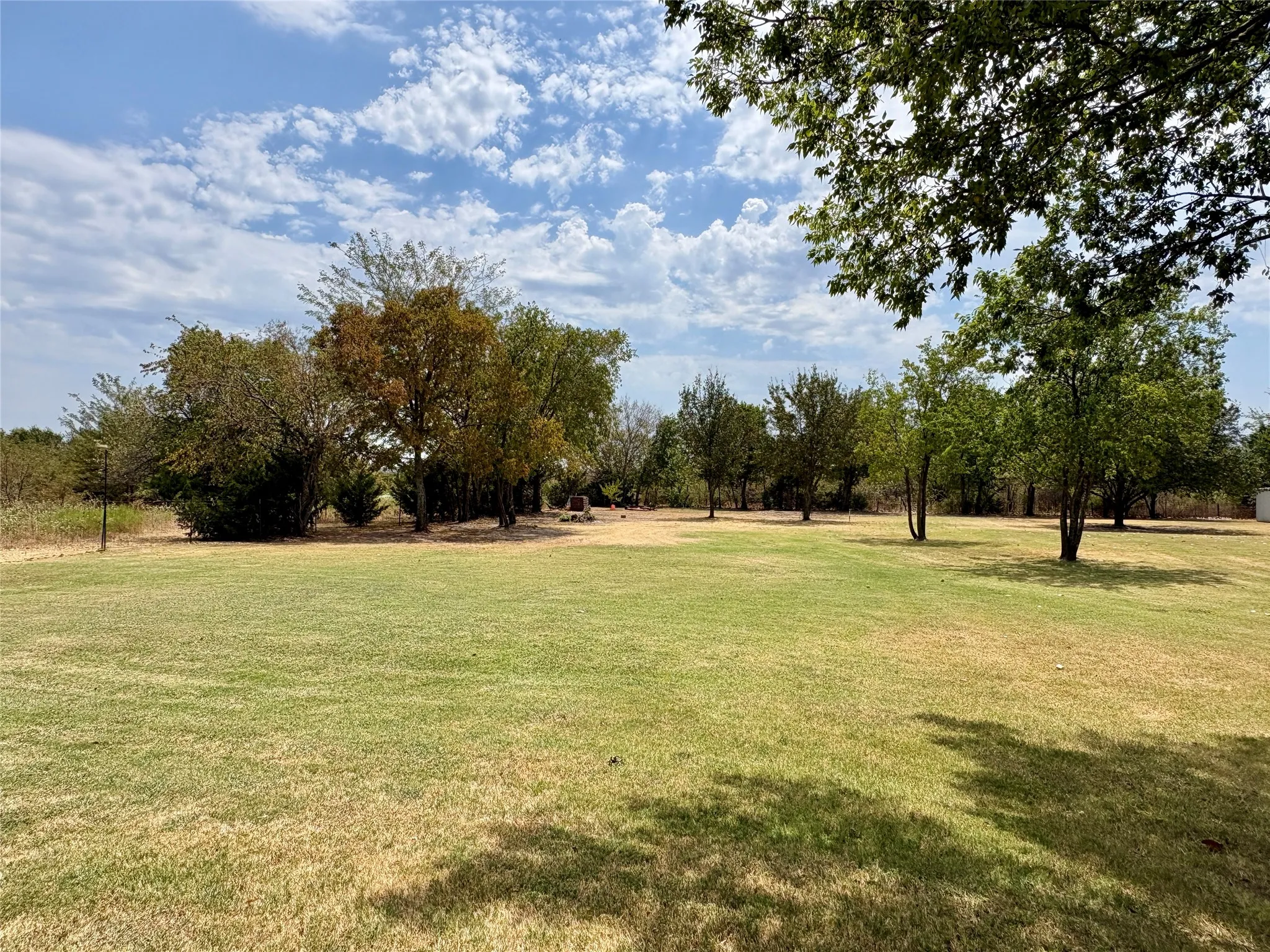 Single Family Residence For Sale in Grayson County , 192 Hagerman Road, Pottsboro, Texas 75076, 3 Bedroom, 3 Bathroom, 2 Garage spaces, 1,998 Sqft, built in 2023, mls#21368511, Real Estate Agent in Pottsboro, Homes For Sale in Grayson county, Homes For Sale in Pottsboro, Realtor in Pottsboro Texas, Real Estate Brokerage Independent Realty Texas, Luminita Cordes Realtor