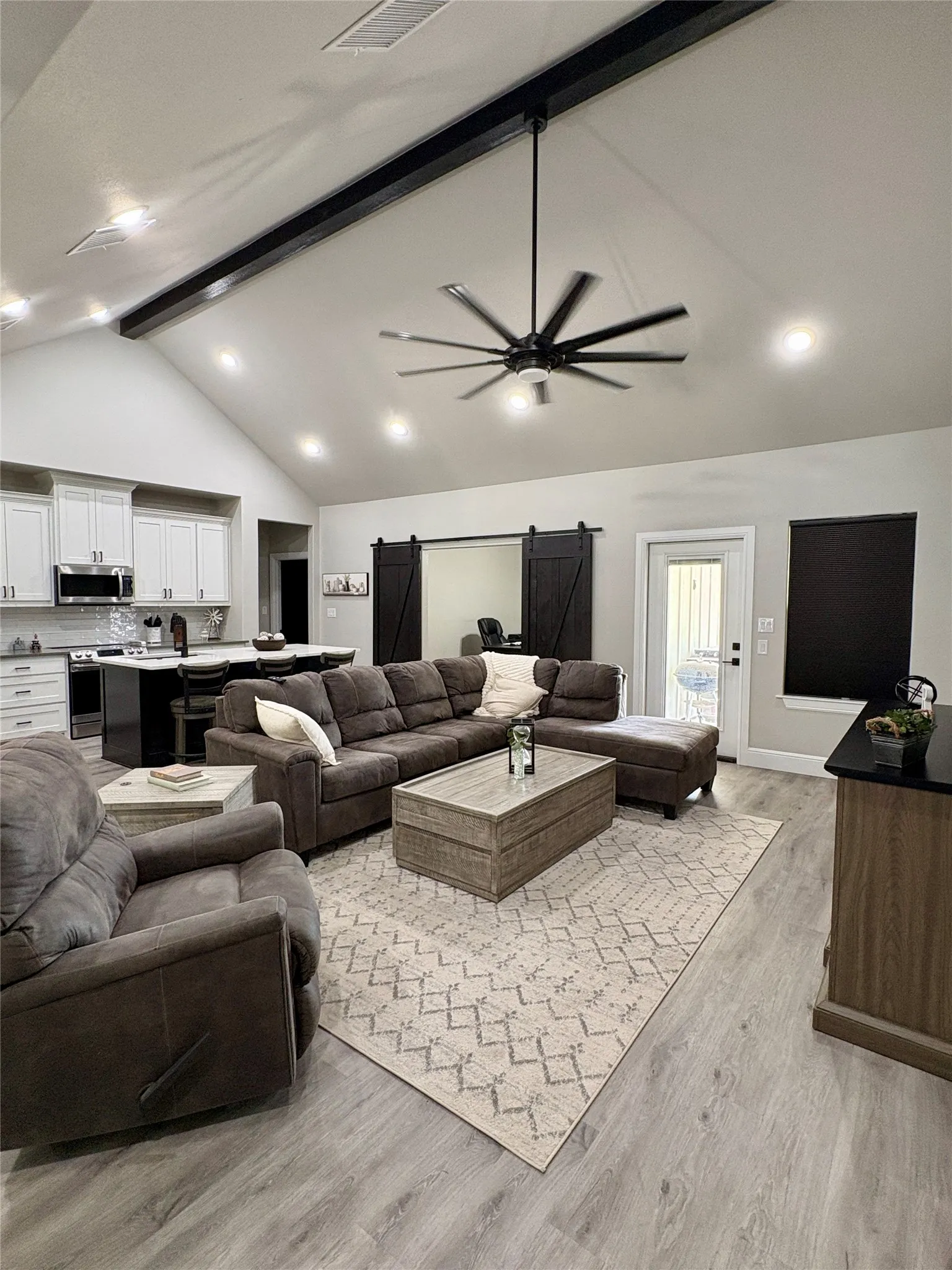 Single Family Residence For Sale in Grayson County , 192 Hagerman Road, Pottsboro, Texas 75076, 3 Bedroom, 3 Bathroom, 2 Garage spaces, 1,998 Sqft, built in 2023, mls#21368511, Real Estate Agent in Pottsboro, Homes For Sale in Grayson county, Homes For Sale in Pottsboro, Realtor in Pottsboro Texas, Real Estate Brokerage Independent Realty Texas, Luminita Cordes Realtor