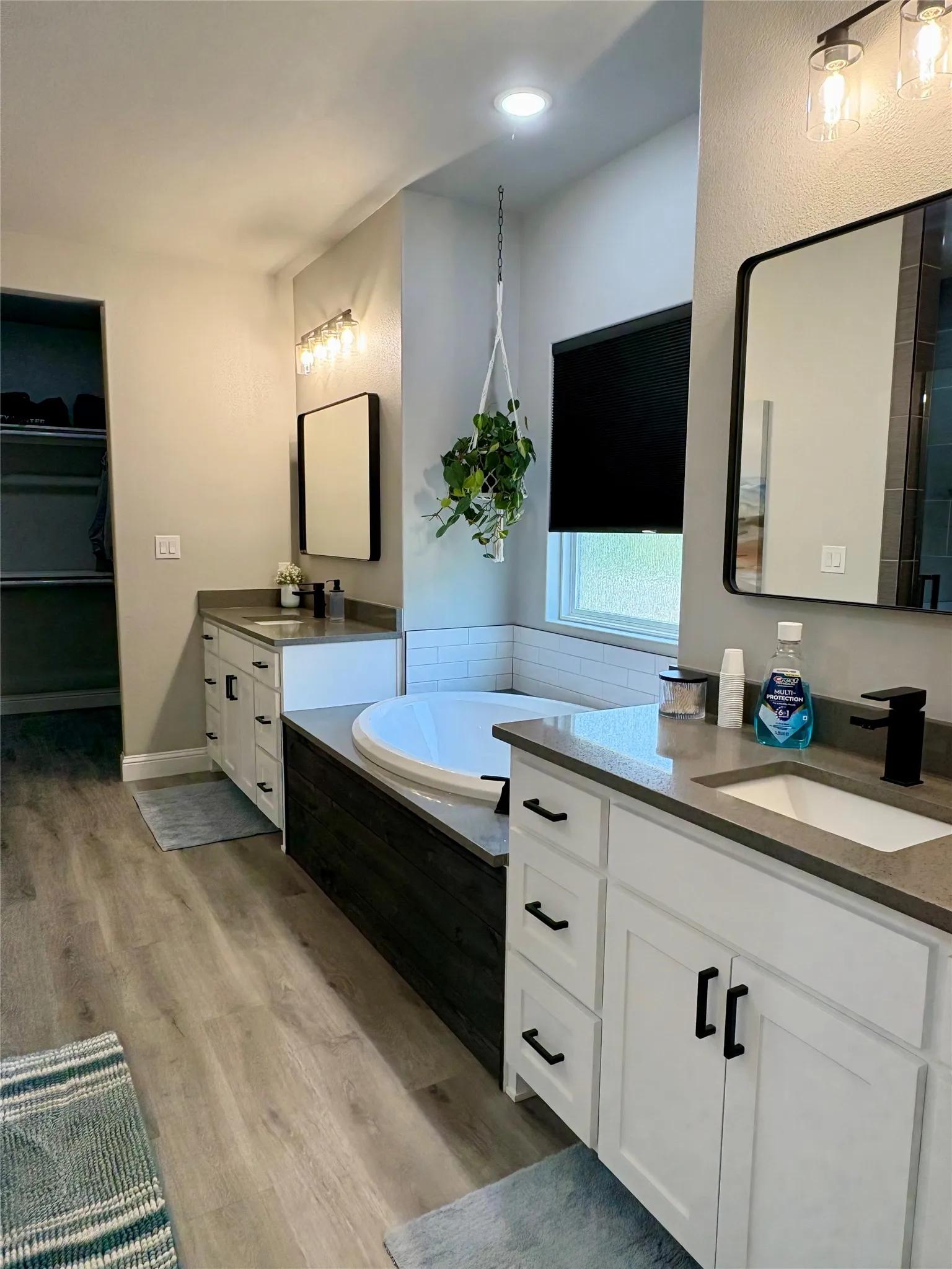 Single Family Residence For Sale in Grayson County , 192 Hagerman Road, Pottsboro, Texas 75076, 3 Bedroom, 3 Bathroom, 2 Garage spaces, 1,998 Sqft, built in 2023, mls#21368511, Real Estate Agent in Pottsboro, Homes For Sale in Grayson county, Homes For Sale in Pottsboro, Realtor in Pottsboro Texas, Real Estate Brokerage Independent Realty Texas, Luminita Cordes Realtor