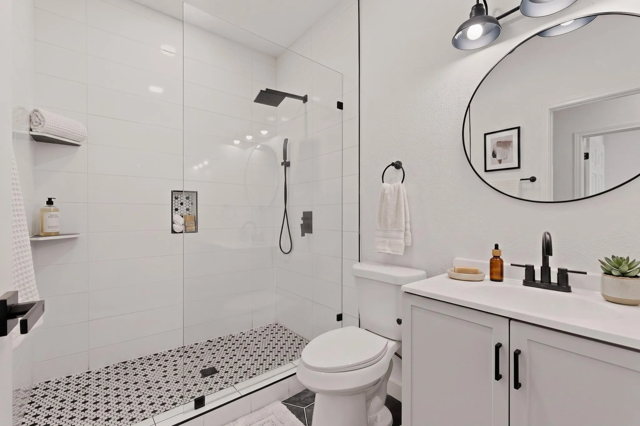 Single Family Residence For Sale in Dallas County , 1100 S Brighton Avenue, Dallas, Texas 75208, 3 Bedroom, 2 Bathroom, Garage spaces, 1,344 Sqft, built in 1925, Price $349,000, mls#21368518, Real Estate Agent in Dallas, Homes For Sale in Dallas county, Homes For Sale in Dallas, Realtor in Dallas Texas, Real Estate Brokerage Independent Realty Texas, Luminita Cordes Realtor