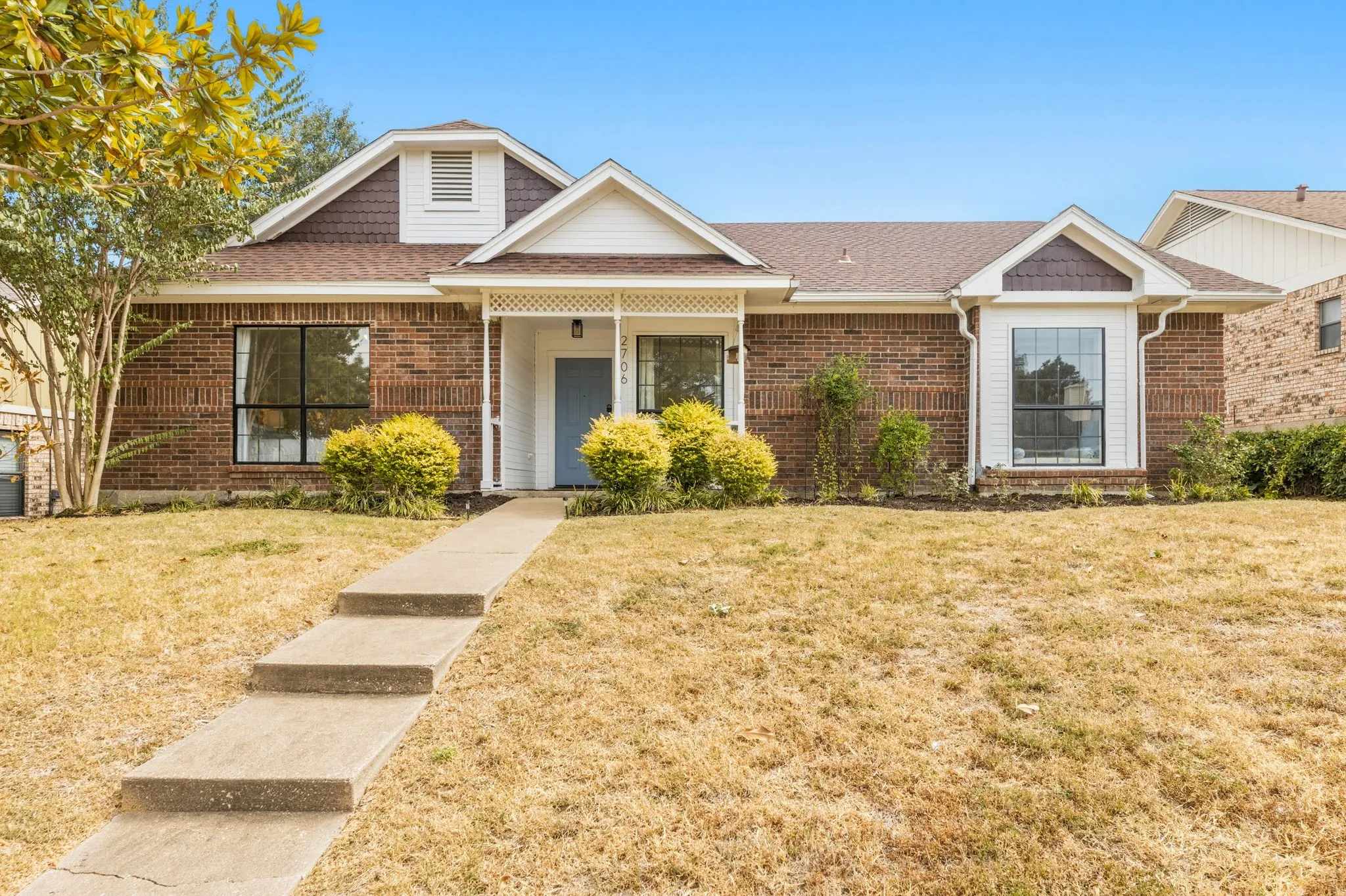 Single Family Residence For Sale in Dallas County , 2706 Collins Boulevard, Garland, Texas 75044, 3 Bedroom, 2 Bathroom, 2 Garage spaces, 1,434 Sqft, built in 1983, mls#21367371, Real Estate Agent in Garland, Homes For Sale in Dallas county, Homes For Sale in Garland, Realtor in Garland Texas, Real Estate Brokerage Independent Realty Texas, Luminita Cordes Realtor