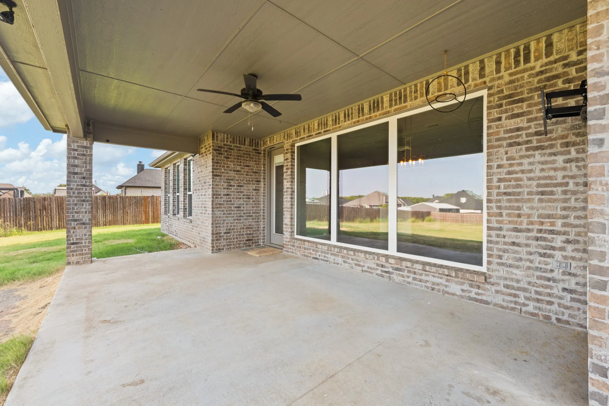 Single Family Residence For Sale in Johnson County , 125 Treys Way, Godley, Texas 76044, 4 Bedroom, 2 Bathroom, 2 Garage spaces, 2,660 Sqft, built in 2021, mls#21367672, Real Estate Agent in Godley, Homes For Sale in Johnson county, Homes For Sale in Godley, Realtor in Godley Texas, Real Estate Brokerage Independent Realty Texas, Luminita Cordes Realtor