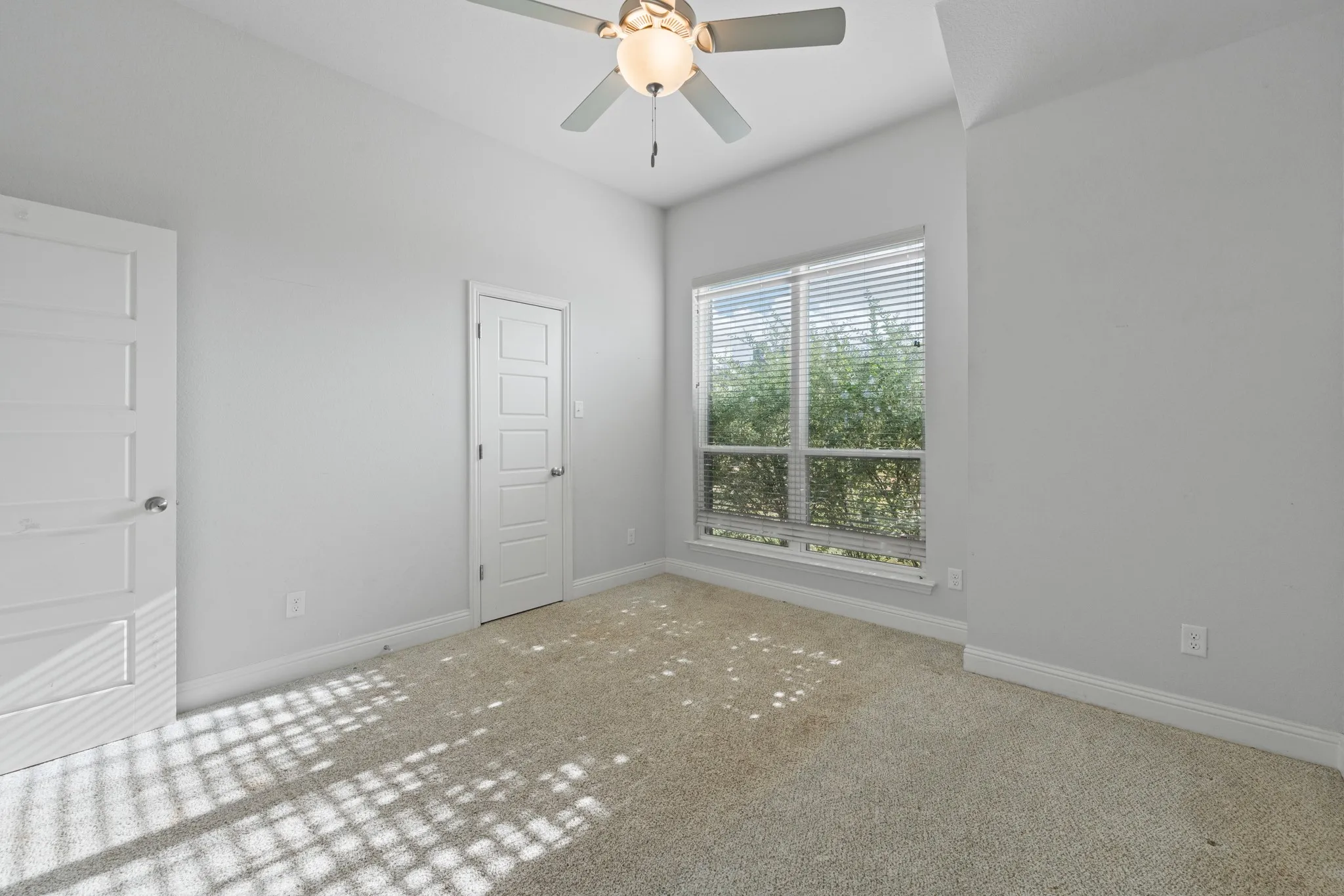Single Family Residence For Sale in Johnson County , 125 Treys Way, Godley, Texas 76044, 4 Bedroom, 2 Bathroom, 2 Garage spaces, 2,660 Sqft, built in 2021, mls#21367672, Real Estate Agent in Godley, Homes For Sale in Johnson county, Homes For Sale in Godley, Realtor in Godley Texas, Real Estate Brokerage Independent Realty Texas, Luminita Cordes Realtor