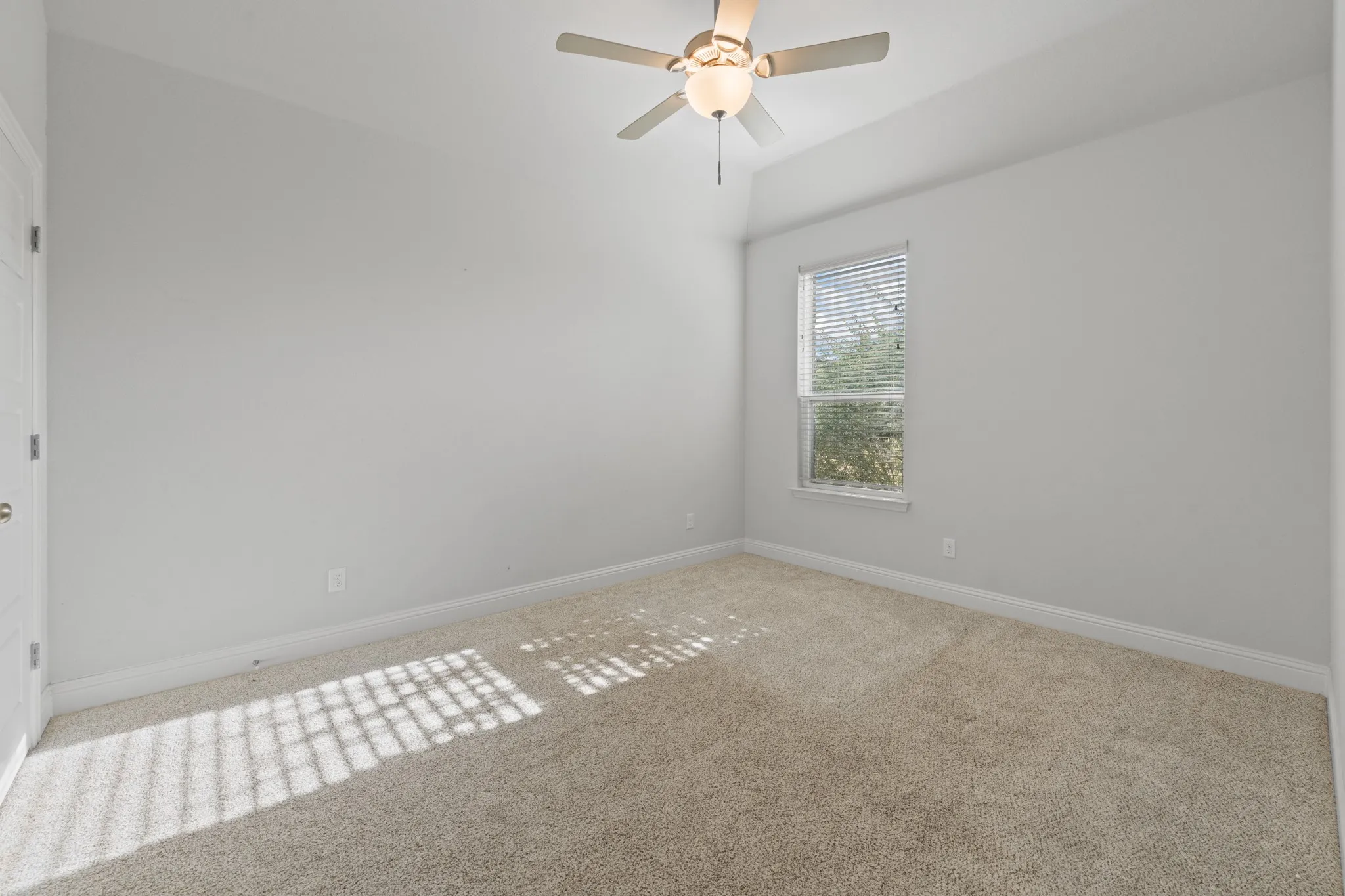 Single Family Residence For Sale in Johnson County , 125 Treys Way, Godley, Texas 76044, 4 Bedroom, 2 Bathroom, 2 Garage spaces, 2,660 Sqft, built in 2021, mls#21367672, Real Estate Agent in Godley, Homes For Sale in Johnson county, Homes For Sale in Godley, Realtor in Godley Texas, Real Estate Brokerage Independent Realty Texas, Luminita Cordes Realtor