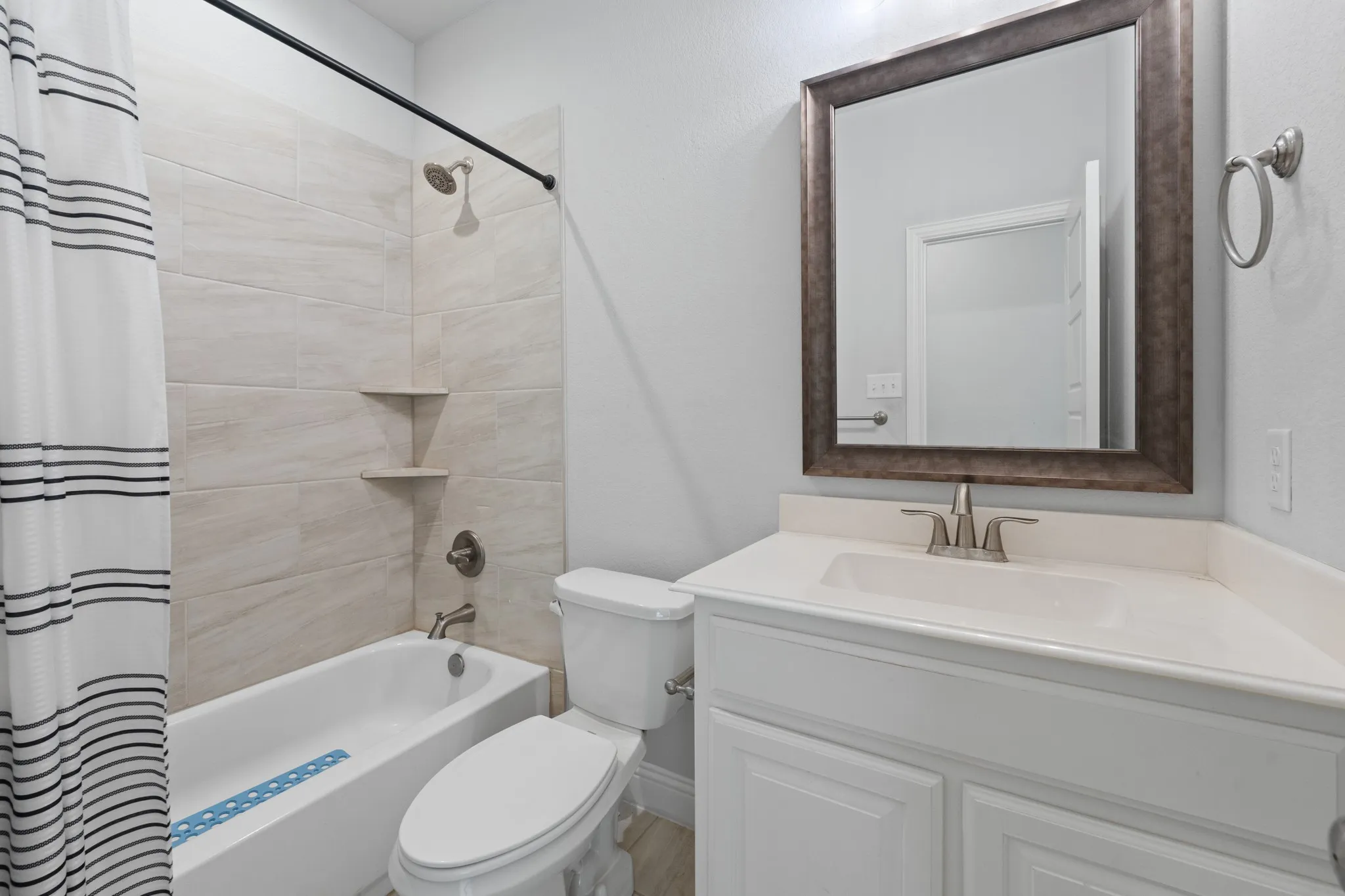 Single Family Residence For Sale in Johnson County , 125 Treys Way, Godley, Texas 76044, 4 Bedroom, 2 Bathroom, 2 Garage spaces, 2,660 Sqft, built in 2021, mls#21367672, Real Estate Agent in Godley, Homes For Sale in Johnson county, Homes For Sale in Godley, Realtor in Godley Texas, Real Estate Brokerage Independent Realty Texas, Luminita Cordes Realtor