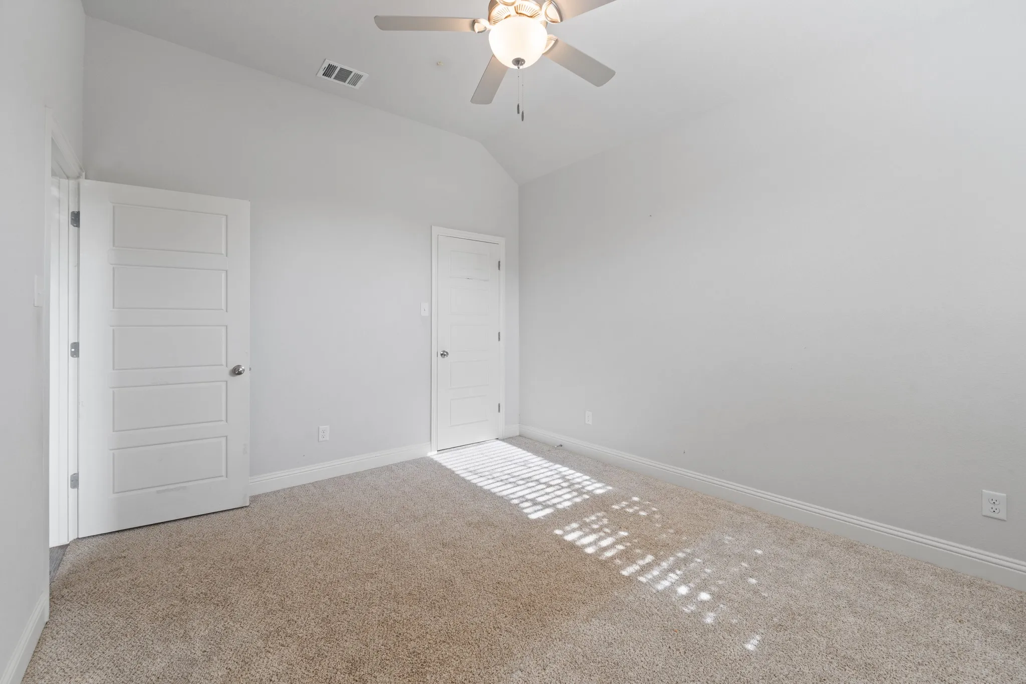 Single Family Residence For Sale in Johnson County , 125 Treys Way, Godley, Texas 76044, 4 Bedroom, 2 Bathroom, 2 Garage spaces, 2,660 Sqft, built in 2021, mls#21367672, Real Estate Agent in Godley, Homes For Sale in Johnson county, Homes For Sale in Godley, Realtor in Godley Texas, Real Estate Brokerage Independent Realty Texas, Luminita Cordes Realtor