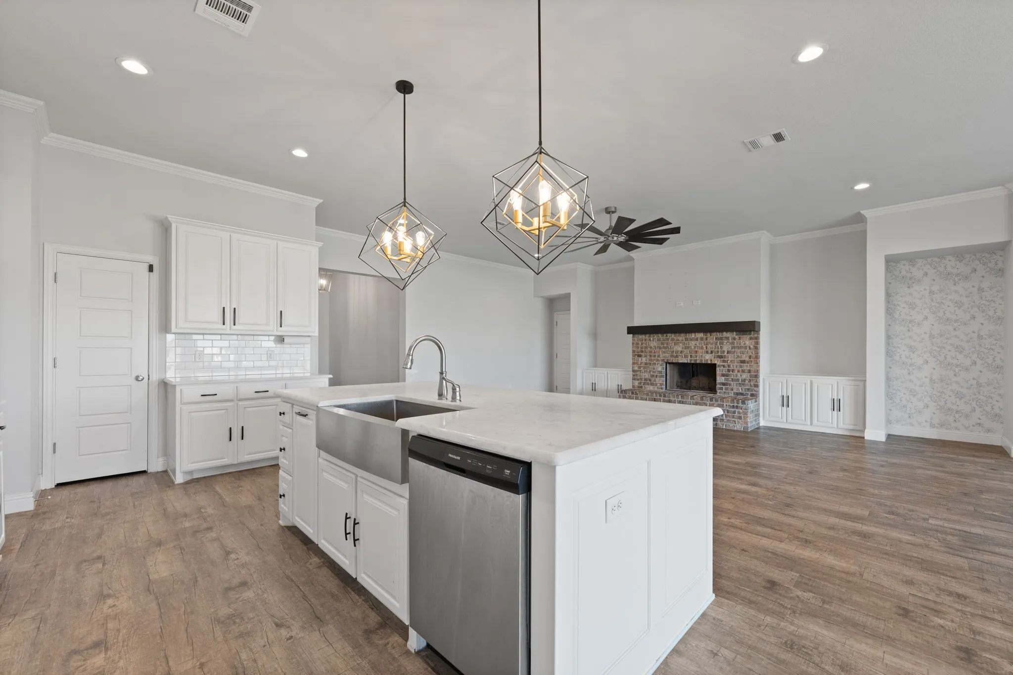 Single Family Residence For Sale in Johnson County , 125 Treys Way, Godley, Texas 76044, 4 Bedroom, 2 Bathroom, 2 Garage spaces, 2,660 Sqft, built in 2021, mls#21367672, Real Estate Agent in Godley, Homes For Sale in Johnson county, Homes For Sale in Godley, Realtor in Godley Texas, Real Estate Brokerage Independent Realty Texas, Luminita Cordes Realtor