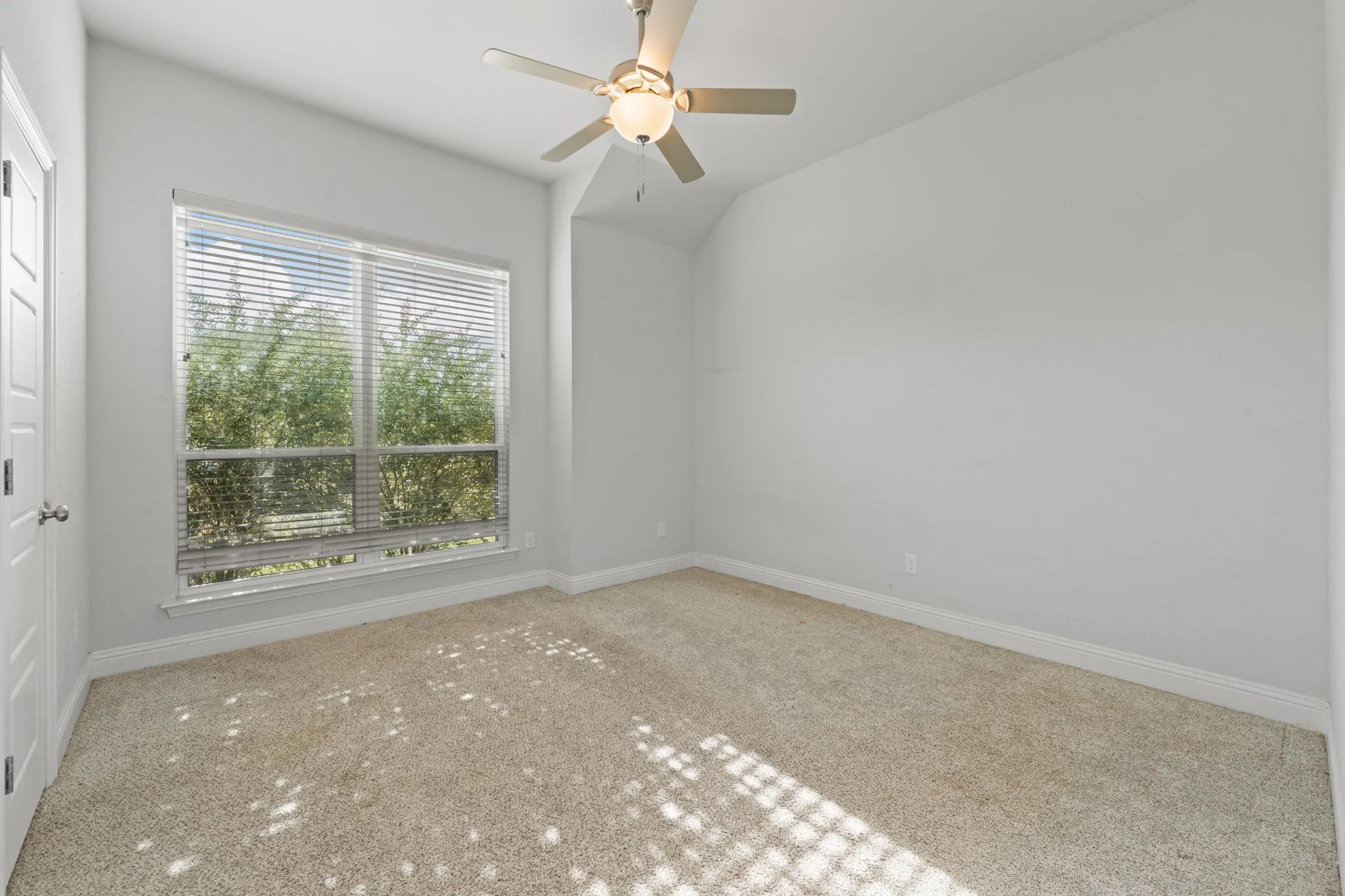 Single Family Residence For Sale in Johnson County , 125 Treys Way, Godley, Texas 76044, 4 Bedroom, 2 Bathroom, 2 Garage spaces, 2,660 Sqft, built in 2021, mls#21367672, Real Estate Agent in Godley, Homes For Sale in Johnson county, Homes For Sale in Godley, Realtor in Godley Texas, Real Estate Brokerage Independent Realty Texas, Luminita Cordes Realtor