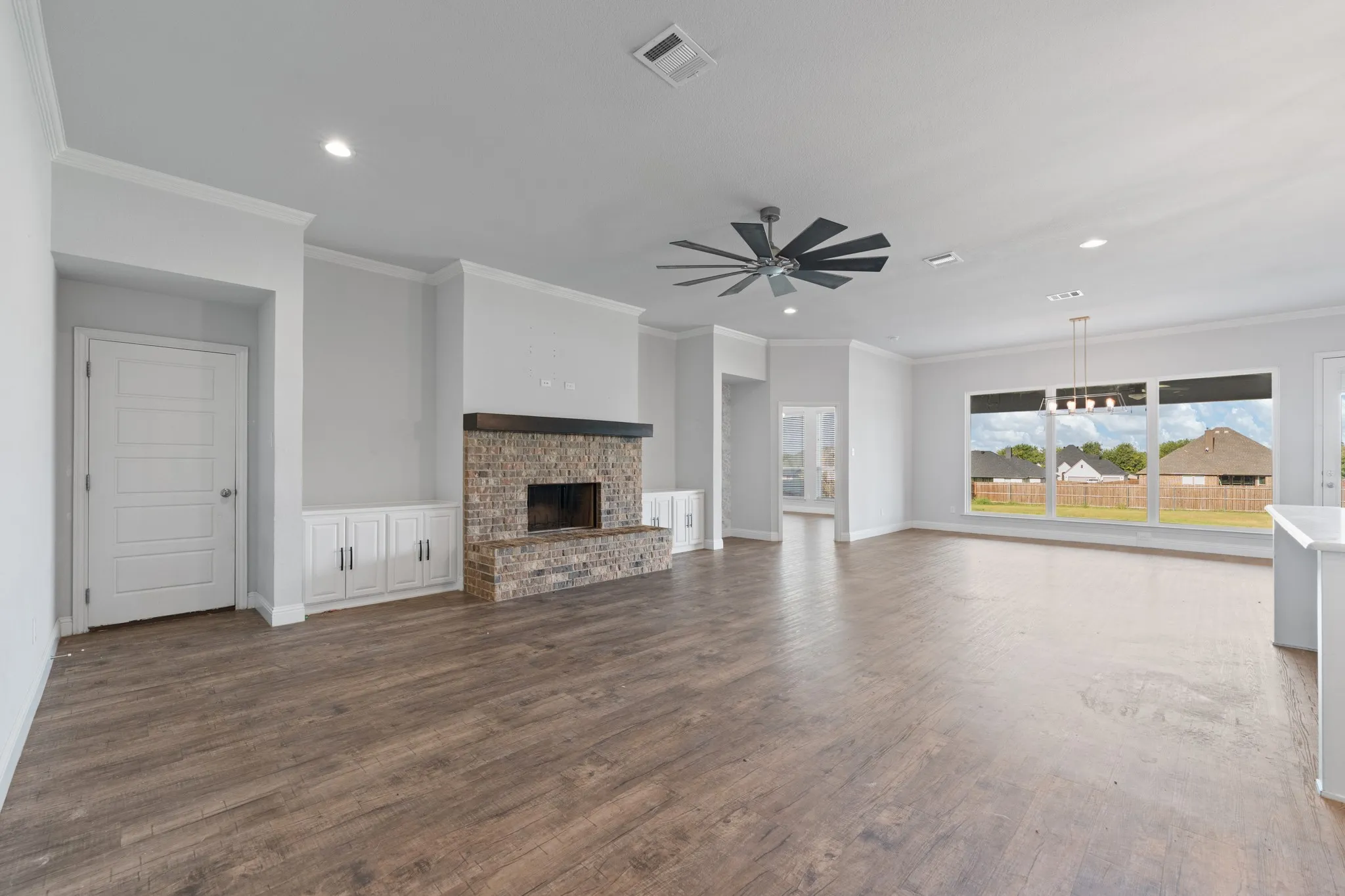 Single Family Residence For Sale in Johnson County , 125 Treys Way, Godley, Texas 76044, 4 Bedroom, 2 Bathroom, 2 Garage spaces, 2,660 Sqft, built in 2021, mls#21367672, Real Estate Agent in Godley, Homes For Sale in Johnson county, Homes For Sale in Godley, Realtor in Godley Texas, Real Estate Brokerage Independent Realty Texas, Luminita Cordes Realtor
