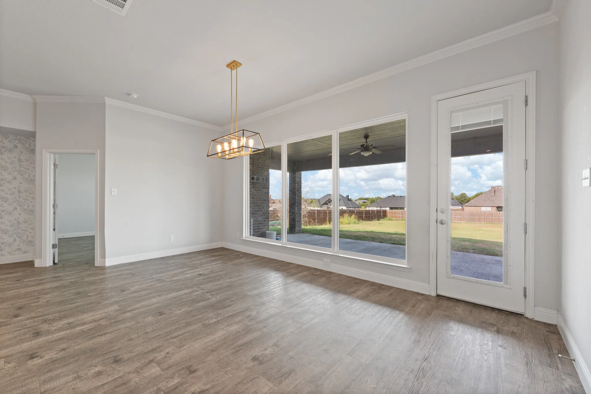 Single Family Residence For Sale in Johnson County , 125 Treys Way, Godley, Texas 76044, 4 Bedroom, 2 Bathroom, 2 Garage spaces, 2,660 Sqft, built in 2021, mls#21367672, Real Estate Agent in Godley, Homes For Sale in Johnson county, Homes For Sale in Godley, Realtor in Godley Texas, Real Estate Brokerage Independent Realty Texas, Luminita Cordes Realtor