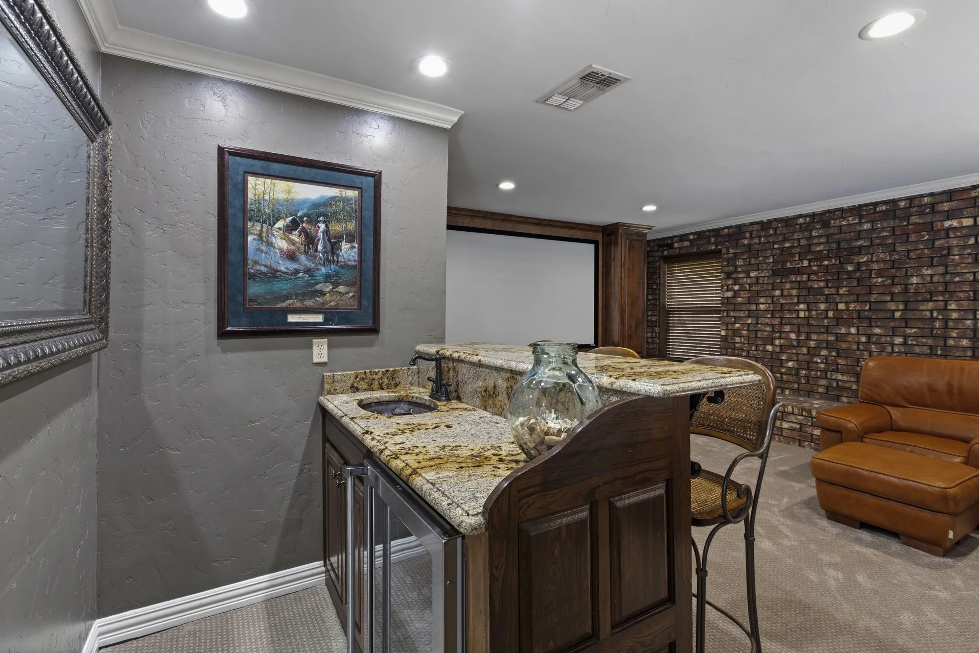 Single Family Residence For Sale in Denton County , 1946 Oakbluff Drive, Carrollton, Texas 75007, 3 Bedroom, 2 Bathroom, 1 Garage spaces, 2,568 Sqft, built in 1980, mls#21368331, Real Estate Agent in Carrollton, Homes For Sale in Denton county, Homes For Sale in Carrollton, Realtor in Carrollton Texas, Real Estate Brokerage Independent Realty Texas, Luminita Cordes Realtor