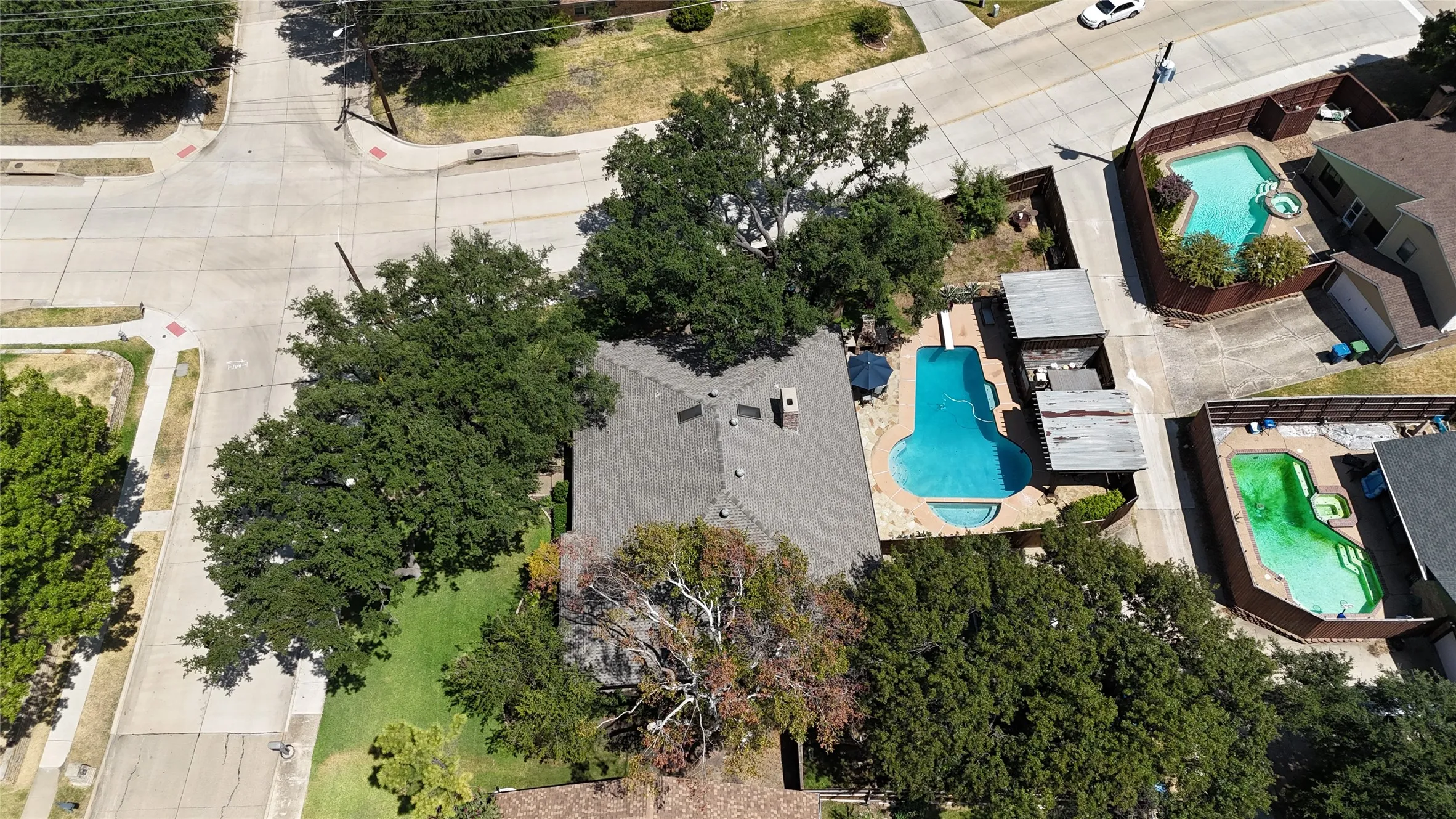 Single Family Residence For Sale in Denton County , 1946 Oakbluff Drive, Carrollton, Texas 75007, 3 Bedroom, 2 Bathroom, 1 Garage spaces, 2,568 Sqft, built in 1980, mls#21368331, Real Estate Agent in Carrollton, Homes For Sale in Denton county, Homes For Sale in Carrollton, Realtor in Carrollton Texas, Real Estate Brokerage Independent Realty Texas, Luminita Cordes Realtor