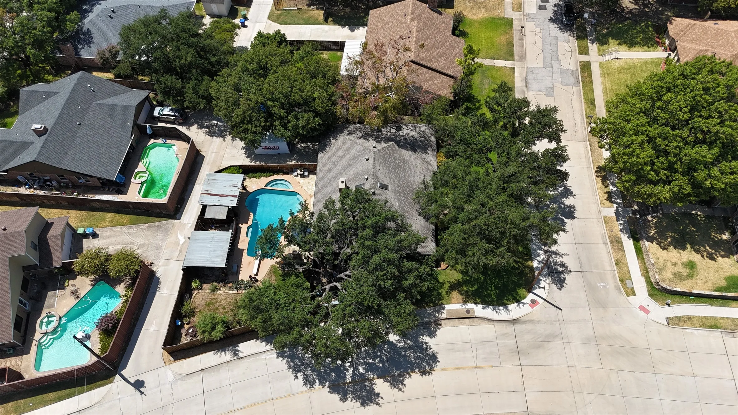 Single Family Residence For Sale in Denton County , 1946 Oakbluff Drive, Carrollton, Texas 75007, 3 Bedroom, 2 Bathroom, 1 Garage spaces, 2,568 Sqft, built in 1980, mls#21368331, Real Estate Agent in Carrollton, Homes For Sale in Denton county, Homes For Sale in Carrollton, Realtor in Carrollton Texas, Real Estate Brokerage Independent Realty Texas, Luminita Cordes Realtor