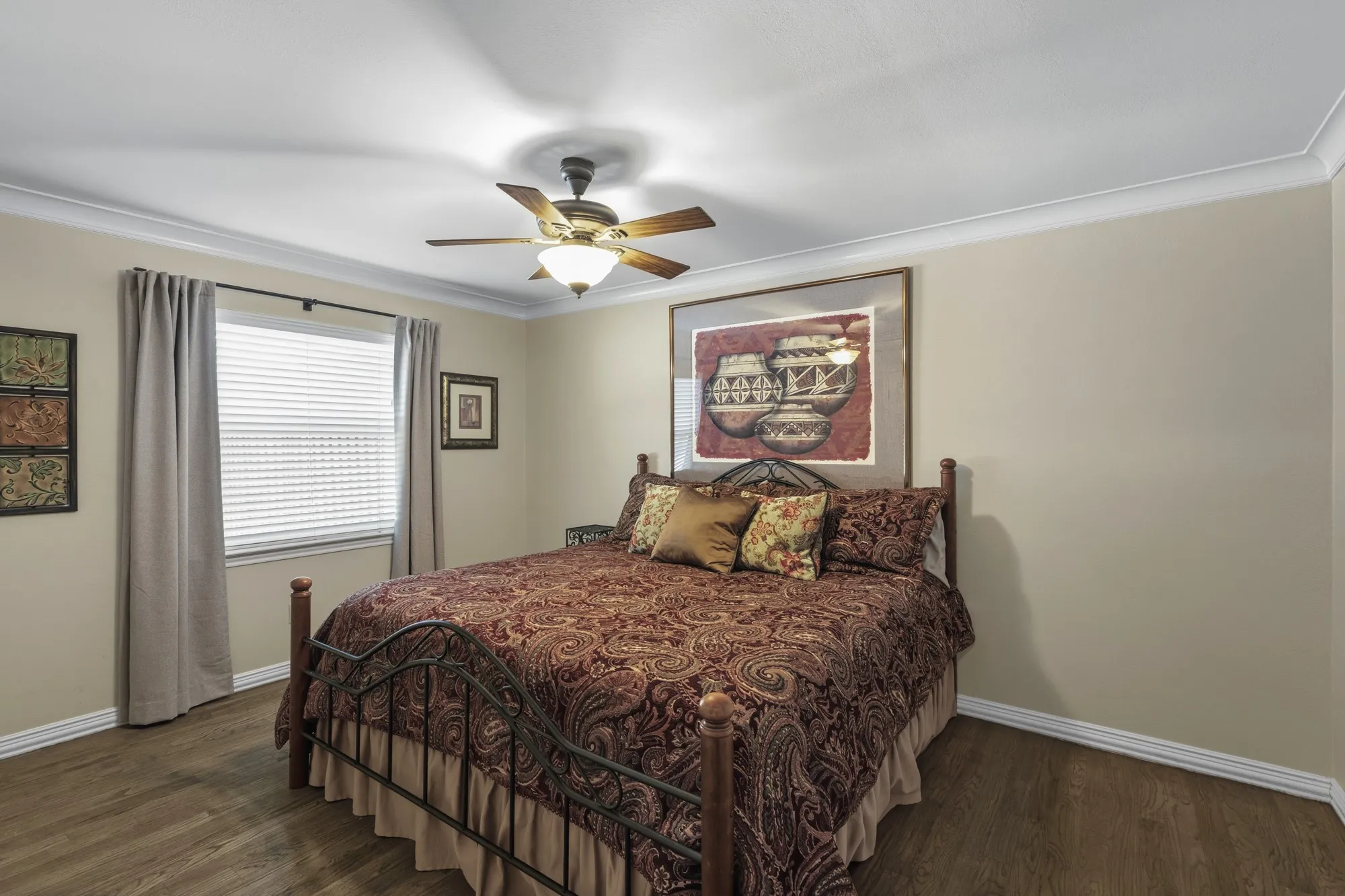 Single Family Residence For Sale in Denton County , 1946 Oakbluff Drive, Carrollton, Texas 75007, 3 Bedroom, 2 Bathroom, 1 Garage spaces, 2,568 Sqft, built in 1980, mls#21368331, Real Estate Agent in Carrollton, Homes For Sale in Denton county, Homes For Sale in Carrollton, Realtor in Carrollton Texas, Real Estate Brokerage Independent Realty Texas, Luminita Cordes Realtor