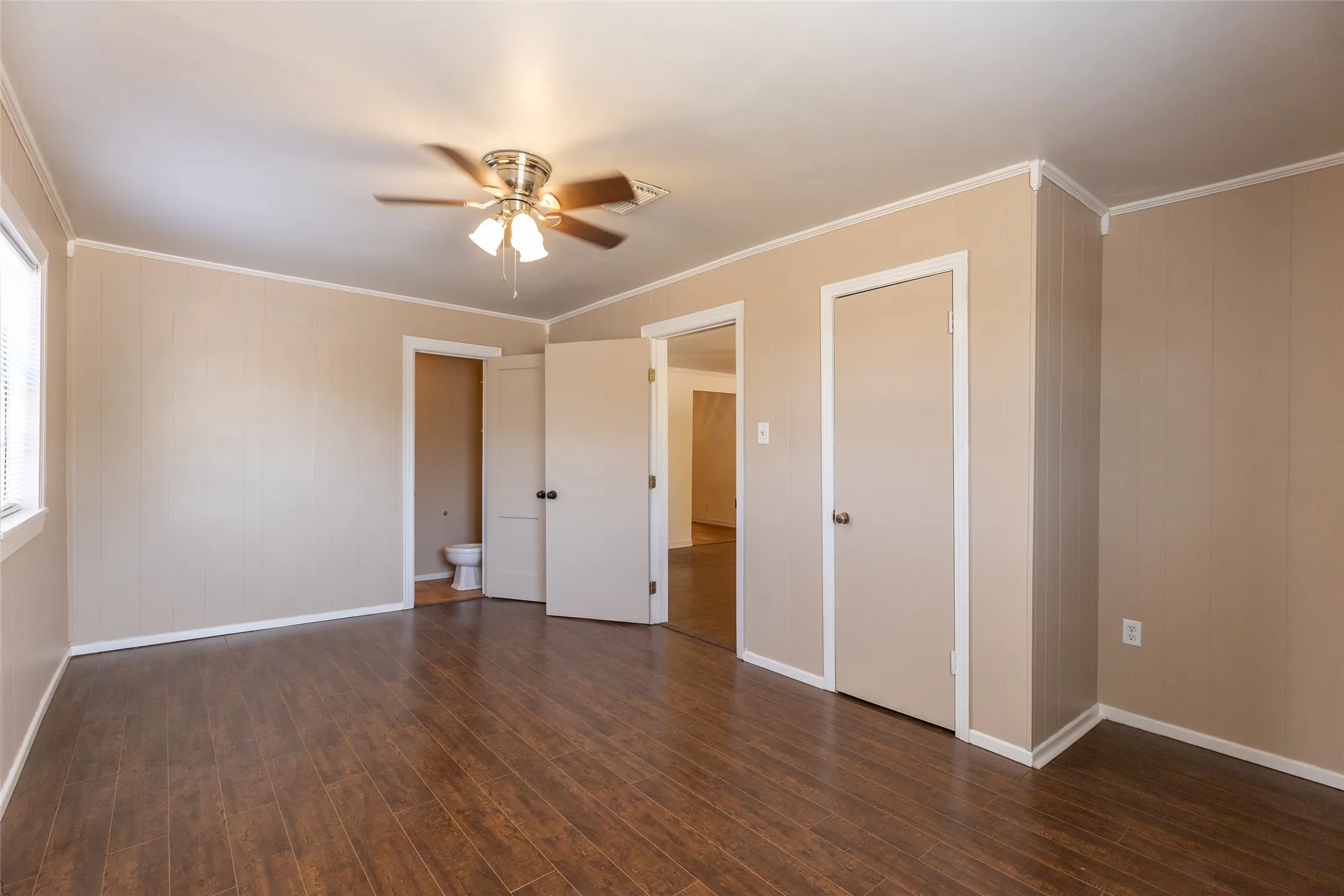Apartment For Sale in Taylor County , 710 E North 13th Street, Abilene, Texas 79601, 4 Bedroom, 2 Bathroom, Garage spaces, 1,879 Sqft, built in 1948, mls#21364199, Real Estate Agent in Abilene, Homes For Sale in Taylor county, Homes For Sale in Abilene, Realtor in Abilene Texas, Real Estate Brokerage Independent Realty Texas, Luminita Cordes Realtor