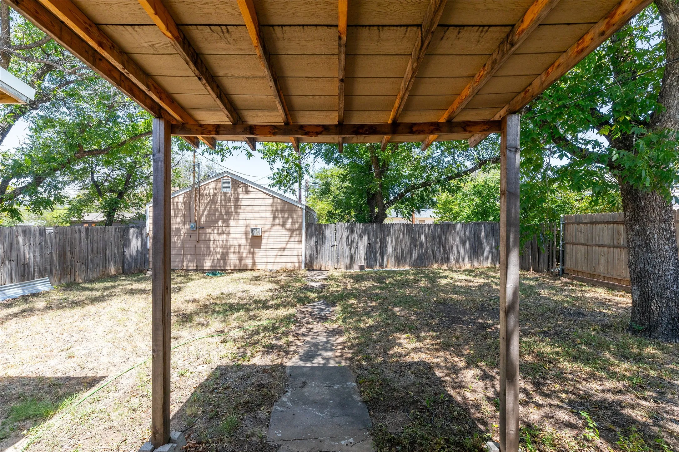 Apartment For Sale in Taylor County , 710 E North 13th Street, Abilene, Texas 79601, 4 Bedroom, 2 Bathroom, Garage spaces, 1,879 Sqft, built in 1948, mls#21364199, Real Estate Agent in Abilene, Homes For Sale in Taylor county, Homes For Sale in Abilene, Realtor in Abilene Texas, Real Estate Brokerage Independent Realty Texas, Luminita Cordes Realtor
