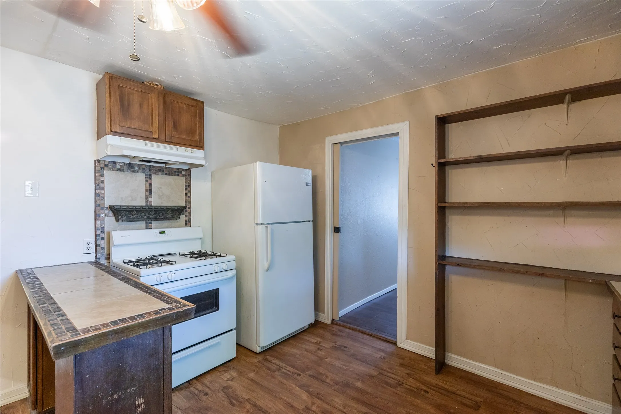 Apartment For Sale in Taylor County , 710 E North 13th Street, Abilene, Texas 79601, 4 Bedroom, 2 Bathroom, Garage spaces, 1,879 Sqft, built in 1948, mls#21364199, Real Estate Agent in Abilene, Homes For Sale in Taylor county, Homes For Sale in Abilene, Realtor in Abilene Texas, Real Estate Brokerage Independent Realty Texas, Luminita Cordes Realtor