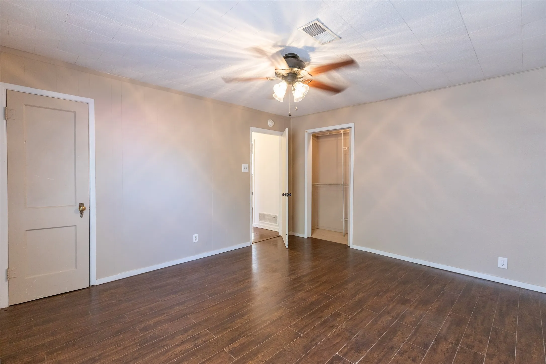 Apartment For Sale in Taylor County , 710 E North 13th Street, Abilene, Texas 79601, 4 Bedroom, 2 Bathroom, Garage spaces, 1,879 Sqft, built in 1948, mls#21364199, Real Estate Agent in Abilene, Homes For Sale in Taylor county, Homes For Sale in Abilene, Realtor in Abilene Texas, Real Estate Brokerage Independent Realty Texas, Luminita Cordes Realtor