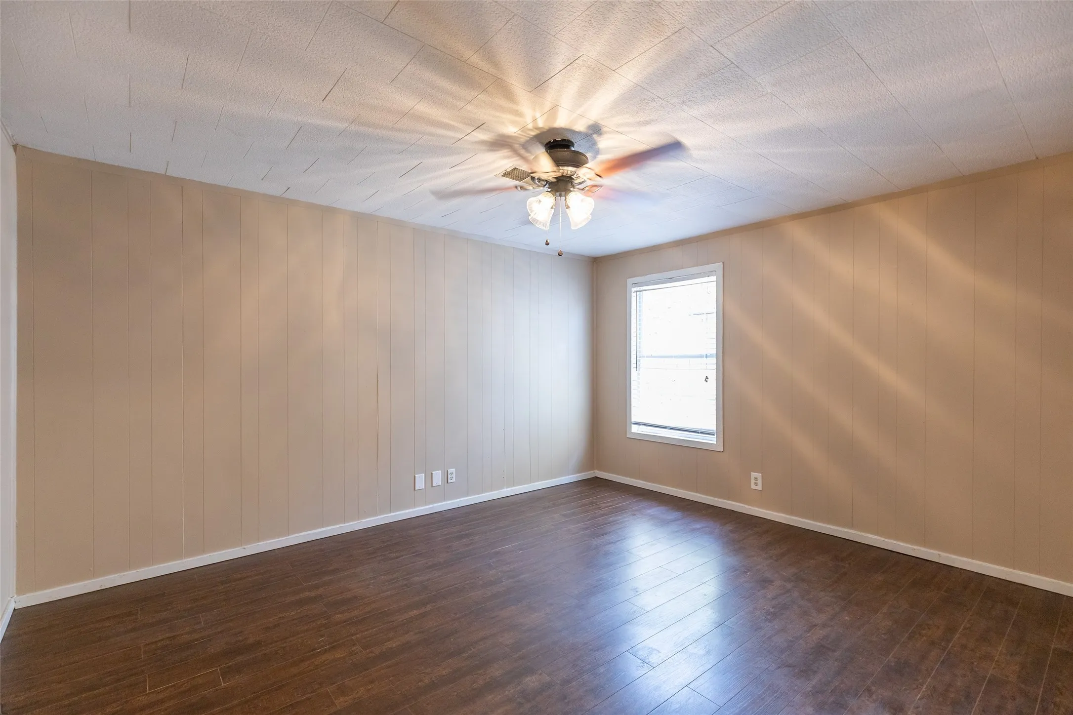Apartment For Sale in Taylor County , 710 E North 13th Street, Abilene, Texas 79601, 4 Bedroom, 2 Bathroom, Garage spaces, 1,879 Sqft, built in 1948, mls#21364199, Real Estate Agent in Abilene, Homes For Sale in Taylor county, Homes For Sale in Abilene, Realtor in Abilene Texas, Real Estate Brokerage Independent Realty Texas, Luminita Cordes Realtor