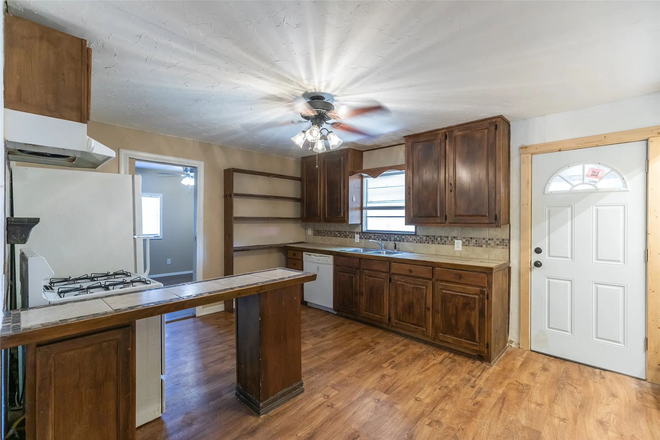 Apartment For Sale in Taylor County , 710 E North 13th Street, Abilene, Texas 79601, 4 Bedroom, 2 Bathroom, Garage spaces, 1,879 Sqft, built in 1948, mls#21364199, Real Estate Agent in Abilene, Homes For Sale in Taylor county, Homes For Sale in Abilene, Realtor in Abilene Texas, Real Estate Brokerage Independent Realty Texas, Luminita Cordes Realtor