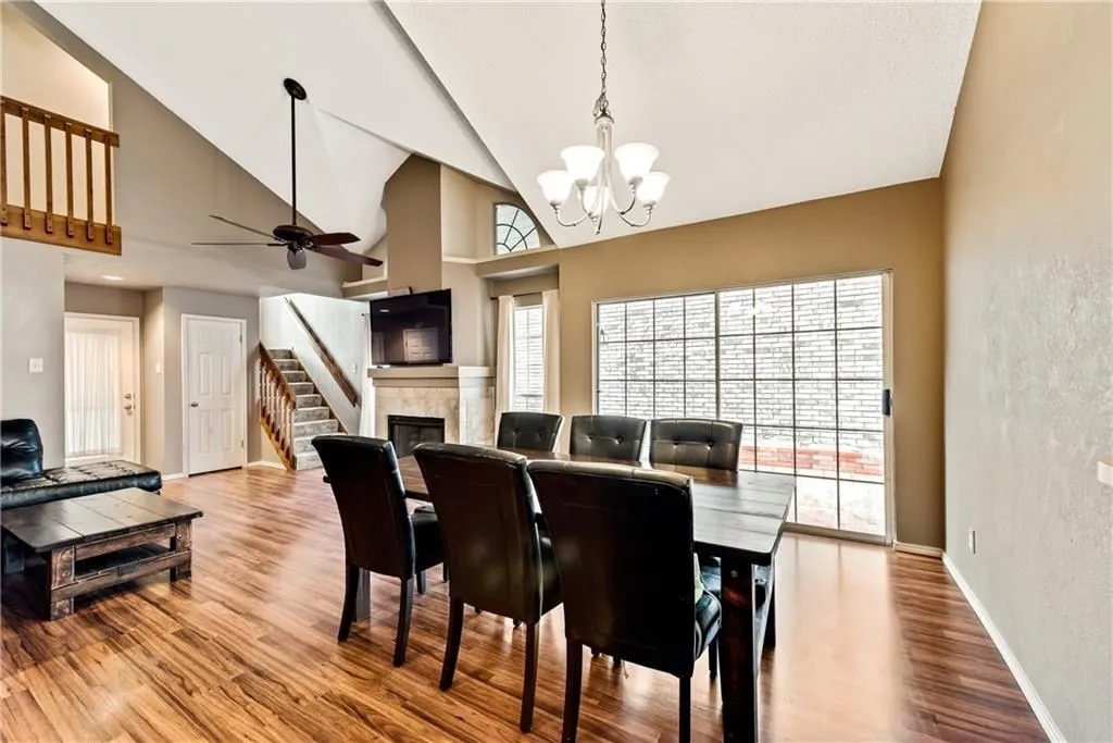 Single Family Residence For Rent in Denton County , 1203 Lone Wolf Trail, Carrollton, Texas 75007, 3 Bedroom, 3 Bathroom, 2 Garage spaces, 1,687 Sqft, built in 1987, mls#21368520, Real Estate Agent in Carrollton, Homes For Rent in Denton county, Homes For Rent in Carrollton, Realtor in Carrollton Texas, Real Estate Brokerage Independent Realty Texas, Luminita Cordes Realtor
