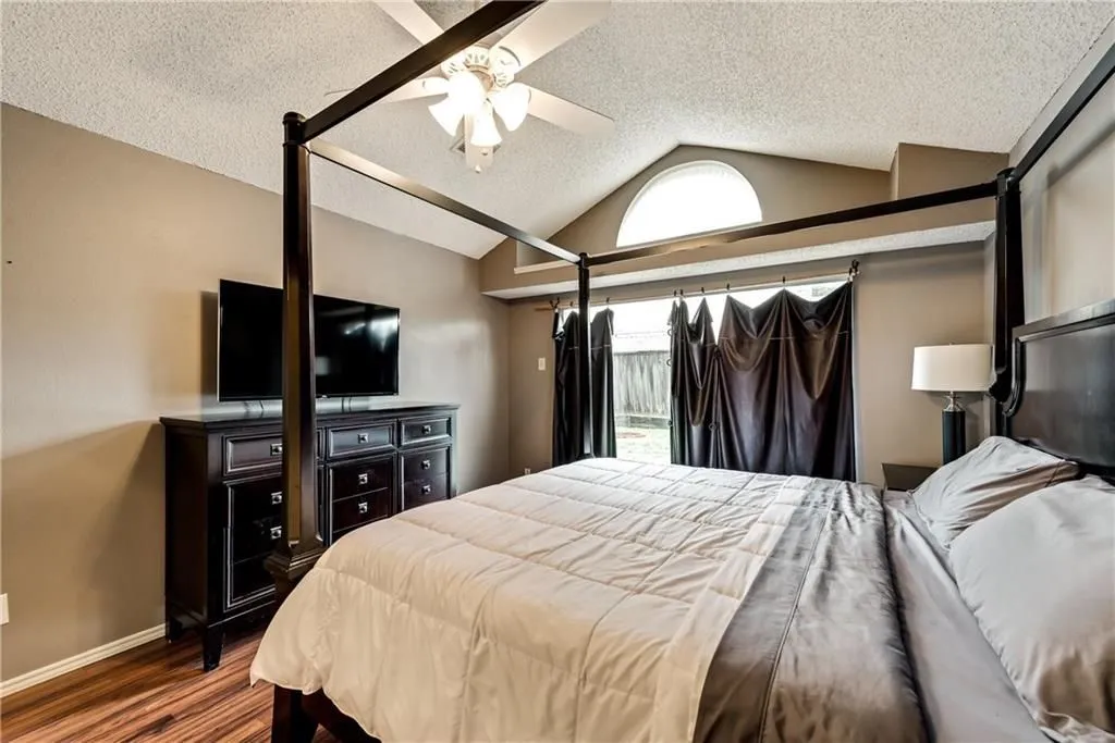 Single Family Residence For Rent in Denton County , 1203 Lone Wolf Trail, Carrollton, Texas 75007, 3 Bedroom, 3 Bathroom, 2 Garage spaces, 1,687 Sqft, built in 1987, mls#21368520, Real Estate Agent in Carrollton, Homes For Rent in Denton county, Homes For Rent in Carrollton, Realtor in Carrollton Texas, Real Estate Brokerage Independent Realty Texas, Luminita Cordes Realtor