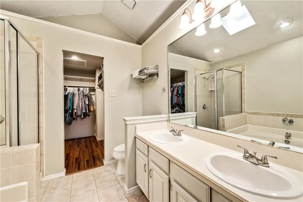 Single Family Residence For Rent in Denton County , 1203 Lone Wolf Trail, Carrollton, Texas 75007, 3 Bedroom, 3 Bathroom, 2 Garage spaces, 1,687 Sqft, built in 1987, mls#21368520, Real Estate Agent in Carrollton, Homes For Rent in Denton county, Homes For Rent in Carrollton, Realtor in Carrollton Texas, Real Estate Brokerage Independent Realty Texas, Luminita Cordes Realtor