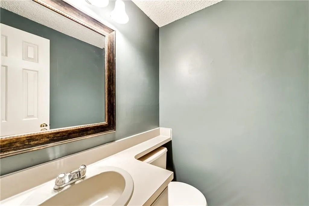 Single Family Residence For Rent in Denton County , 1203 Lone Wolf Trail, Carrollton, Texas 75007, 3 Bedroom, 3 Bathroom, 2 Garage spaces, 1,687 Sqft, built in 1987, mls#21368520, Real Estate Agent in Carrollton, Homes For Rent in Denton county, Homes For Rent in Carrollton, Realtor in Carrollton Texas, Real Estate Brokerage Independent Realty Texas, Luminita Cordes Realtor