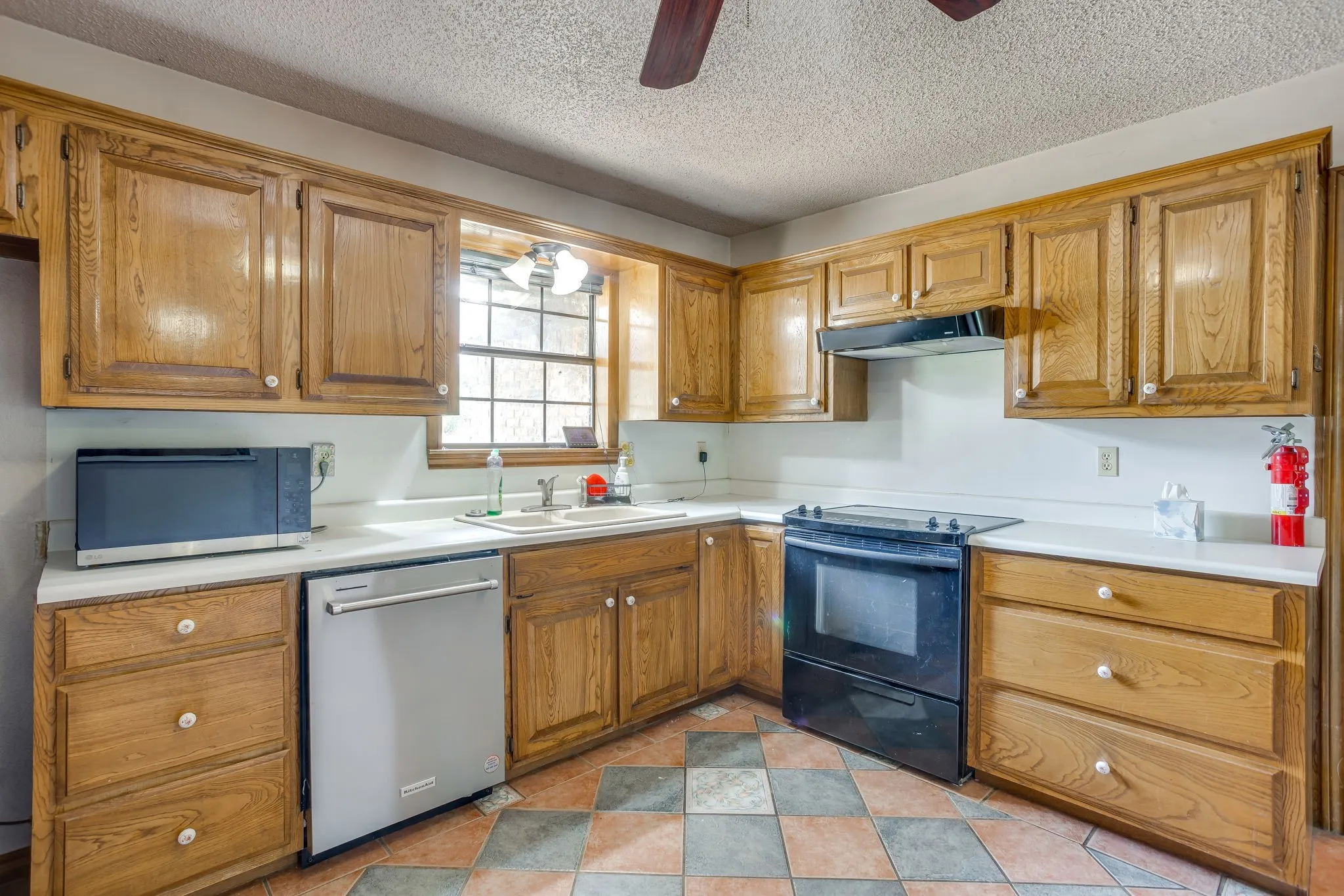 Single Family Residence For Sale in Palo Pinto County , 4763 Blue Flat Road, Gordon, Texas 76453, 3 Bedroom, 2 Bathroom, Garage spaces, 1,980 Sqft, built in 1991, mls#21368519, Real Estate Agent in Gordon, Homes For Sale in Palo Pinto county, Homes For Sale in Gordon, Realtor in Gordon Texas, Real Estate Brokerage Independent Realty Texas, Luminita Cordes Realtor