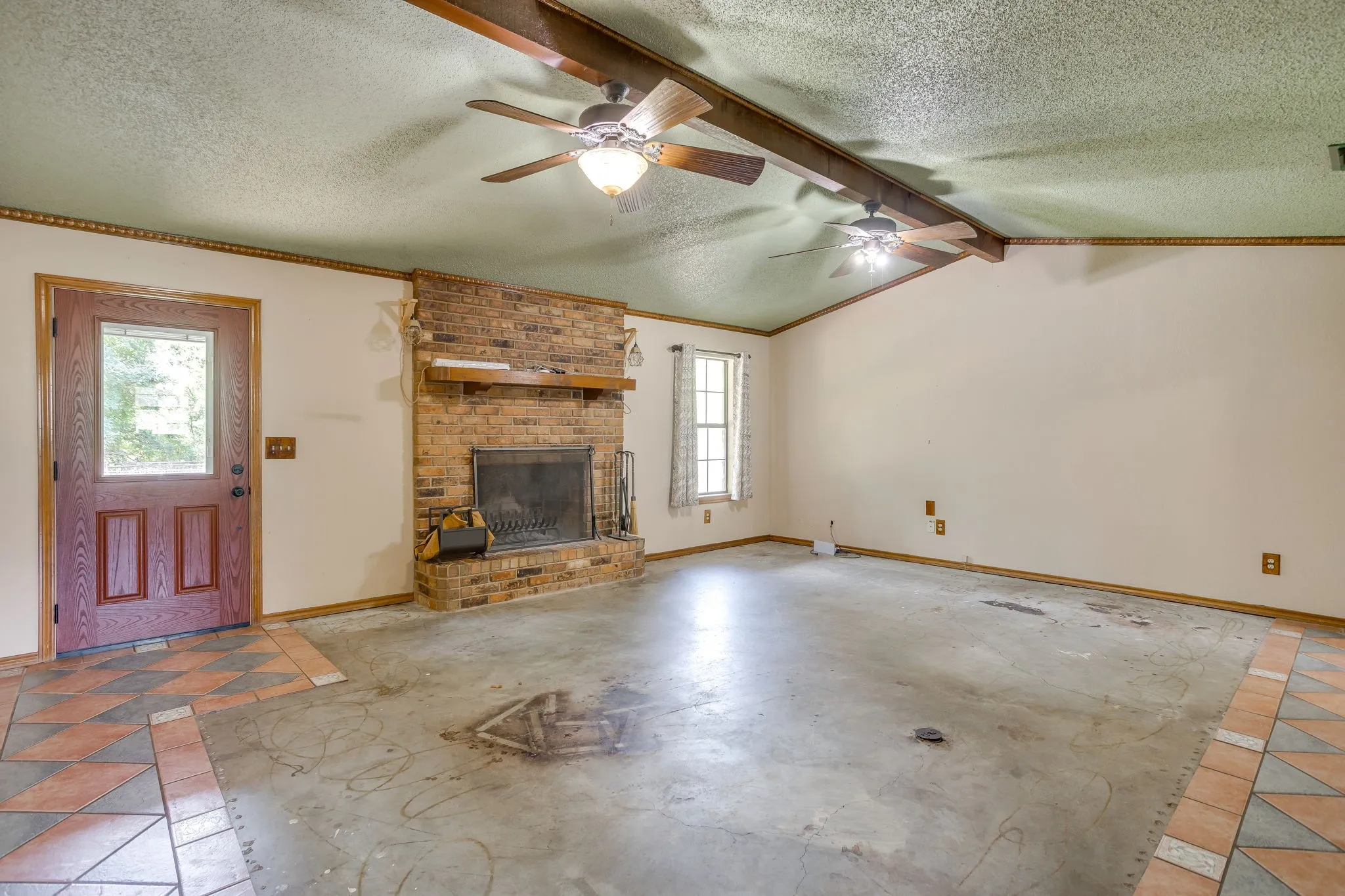 Single Family Residence For Sale in Palo Pinto County , 4763 Blue Flat Road, Gordon, Texas 76453, 3 Bedroom, 2 Bathroom, Garage spaces, 1,980 Sqft, built in 1991, mls#21368519, Real Estate Agent in Gordon, Homes For Sale in Palo Pinto county, Homes For Sale in Gordon, Realtor in Gordon Texas, Real Estate Brokerage Independent Realty Texas, Luminita Cordes Realtor