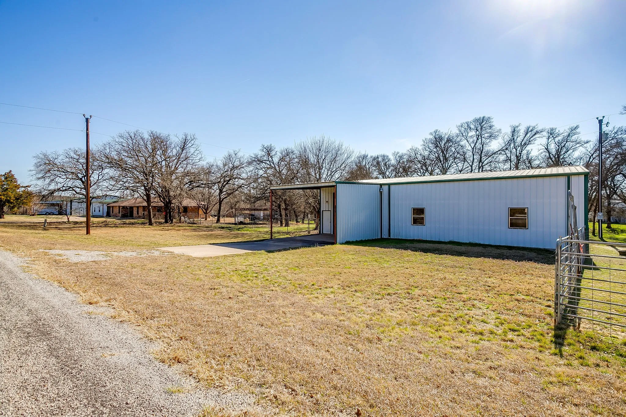 Single Family Residence For Sale in Palo Pinto County , 4763 Blue Flat Road, Gordon, Texas 76453, 3 Bedroom, 2 Bathroom, Garage spaces, 1,980 Sqft, built in 1991, mls#21368519, Real Estate Agent in Gordon, Homes For Sale in Palo Pinto county, Homes For Sale in Gordon, Realtor in Gordon Texas, Real Estate Brokerage Independent Realty Texas, Luminita Cordes Realtor
