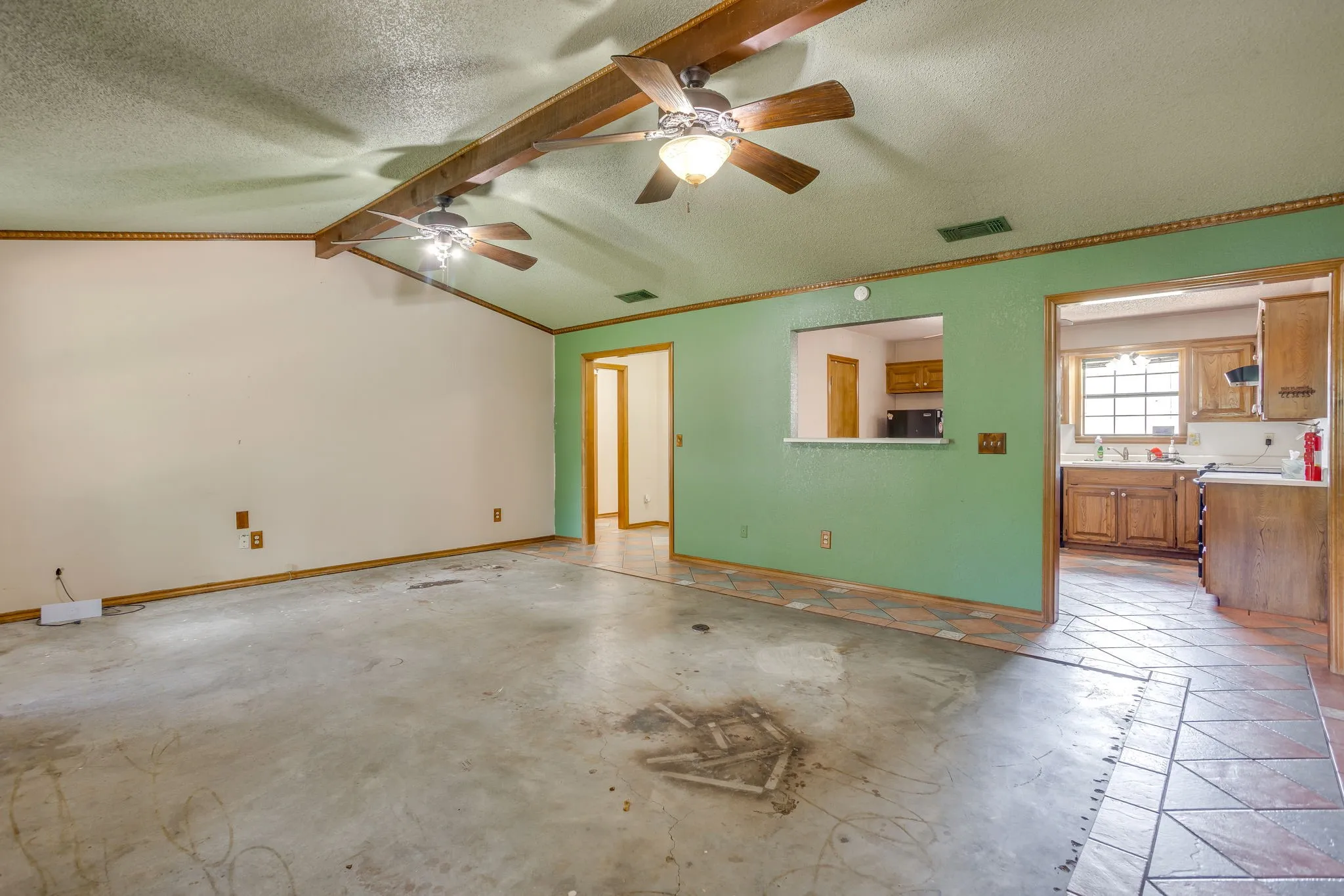Single Family Residence For Sale in Palo Pinto County , 4763 Blue Flat Road, Gordon, Texas 76453, 3 Bedroom, 2 Bathroom, Garage spaces, 1,980 Sqft, built in 1991, mls#21368519, Real Estate Agent in Gordon, Homes For Sale in Palo Pinto county, Homes For Sale in Gordon, Realtor in Gordon Texas, Real Estate Brokerage Independent Realty Texas, Luminita Cordes Realtor