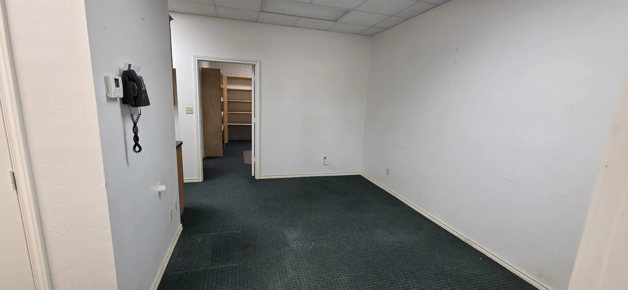 Middle office area beside kitchen