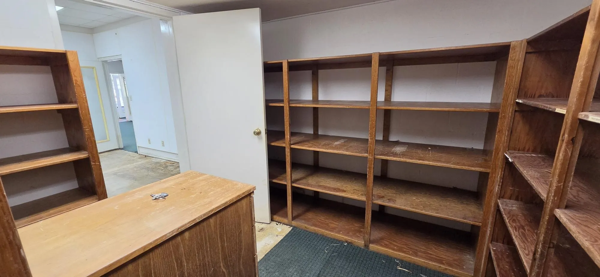 Shelving room