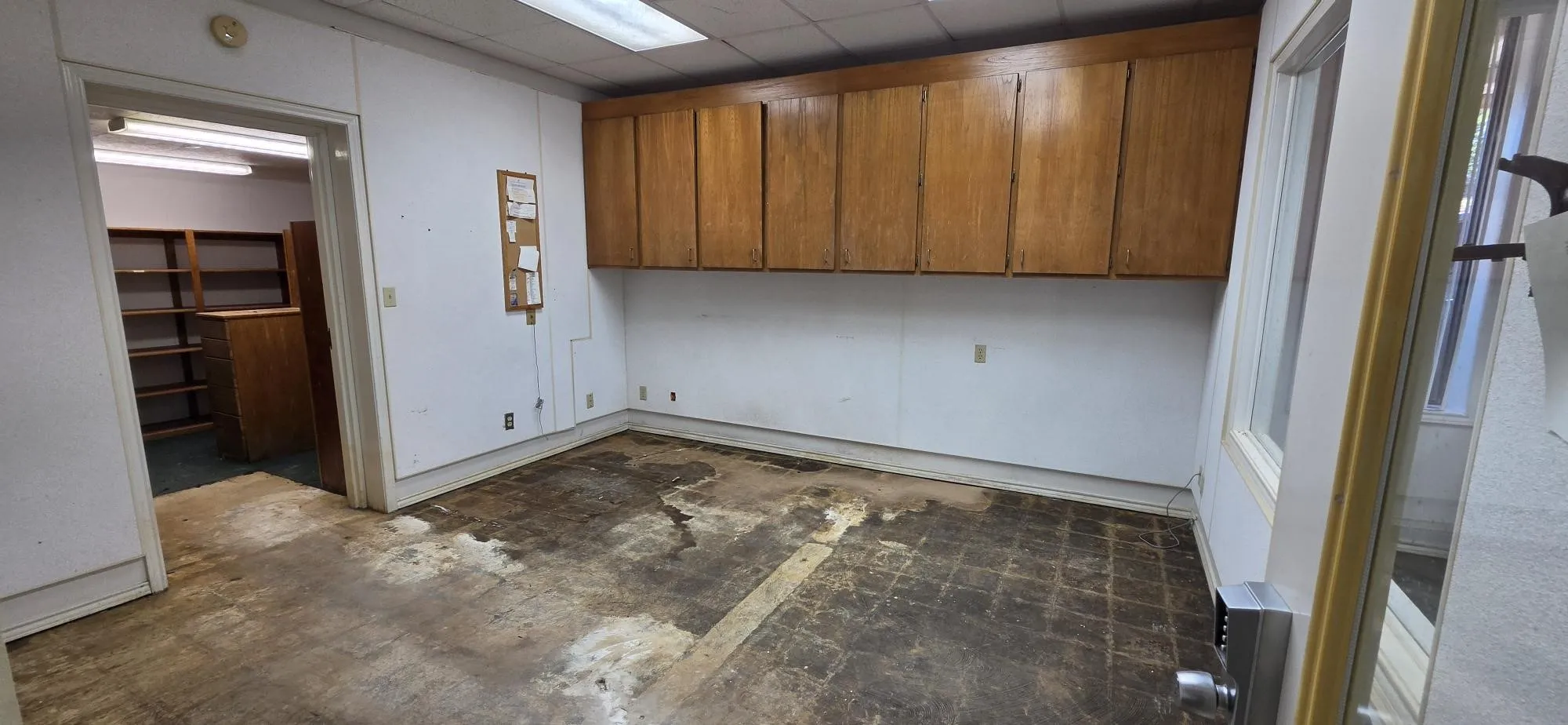 Side room leading to shelving room