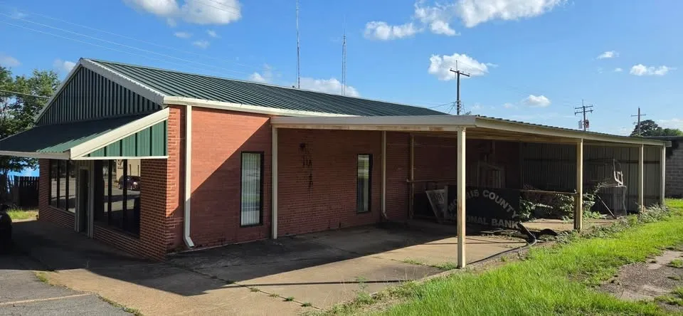 Side with carport