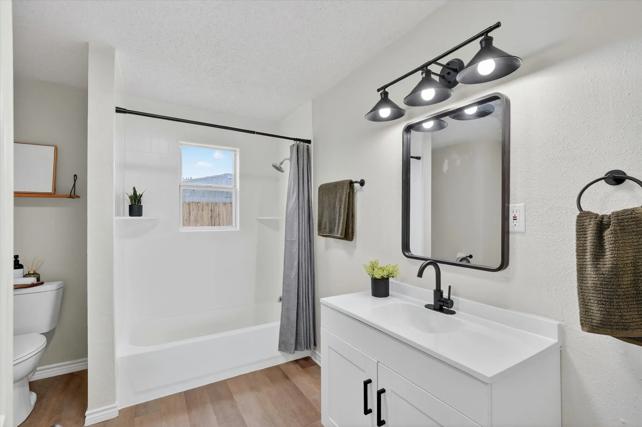 Single Family Residence For Sale in Collin County , 1116 Bozman Road, Wylie, Texas 75098, 3 Bedroom, 2 Bathroom, Garage spaces, 1,200 Sqft, built in 1962, mls#21368523, Real Estate Agent in Wylie, Homes For Sale in Collin county, Homes For Sale in Wylie, Realtor in Wylie Texas, Real Estate Brokerage Independent Realty Texas, Luminita Cordes Realtor