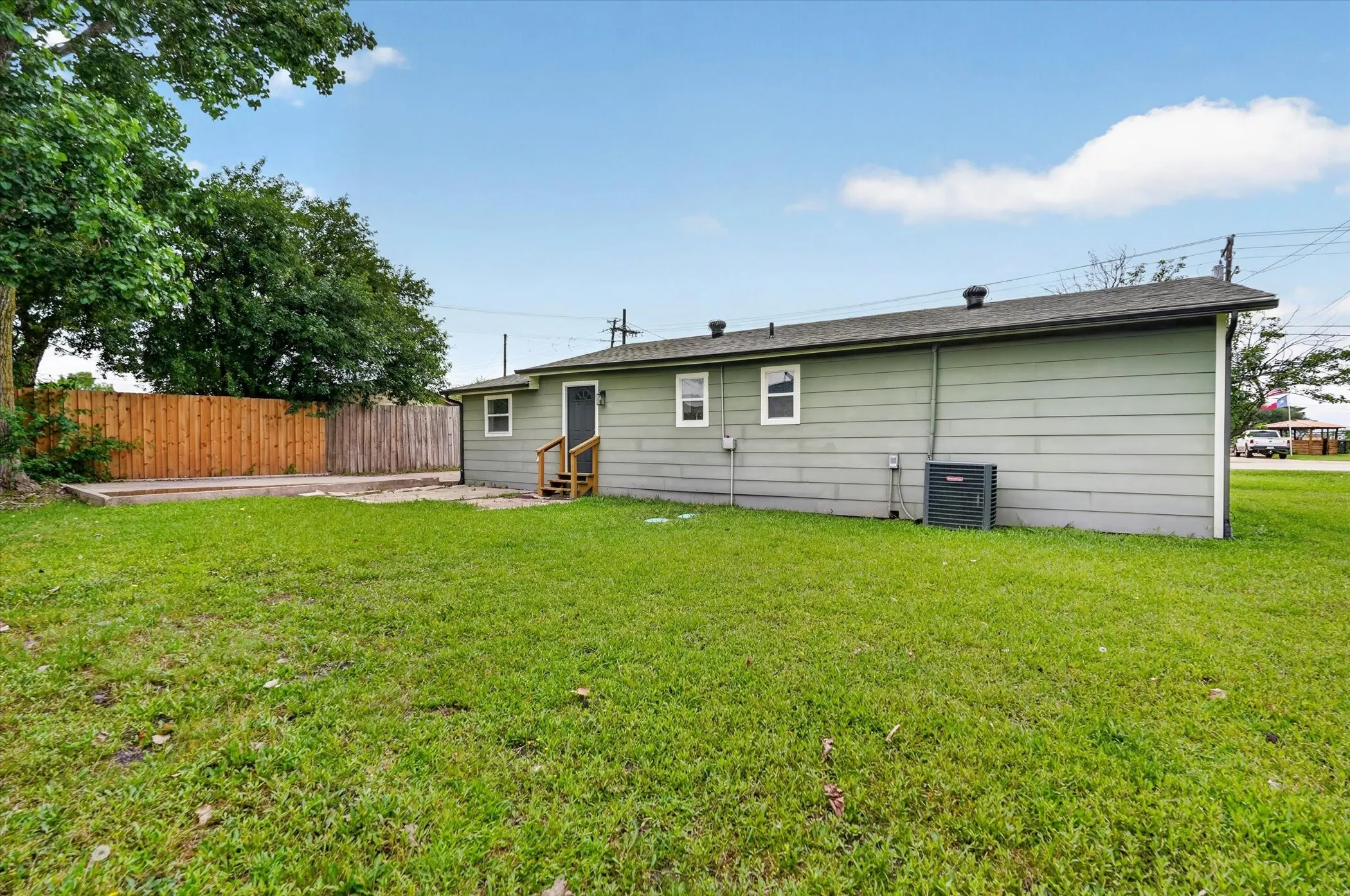 Single Family Residence For Sale in Collin County , 1116 Bozman Road, Wylie, Texas 75098, 3 Bedroom, 2 Bathroom, Garage spaces, 1,200 Sqft, built in 1962, mls#21368523, Real Estate Agent in Wylie, Homes For Sale in Collin county, Homes For Sale in Wylie, Realtor in Wylie Texas, Real Estate Brokerage Independent Realty Texas, Luminita Cordes Realtor