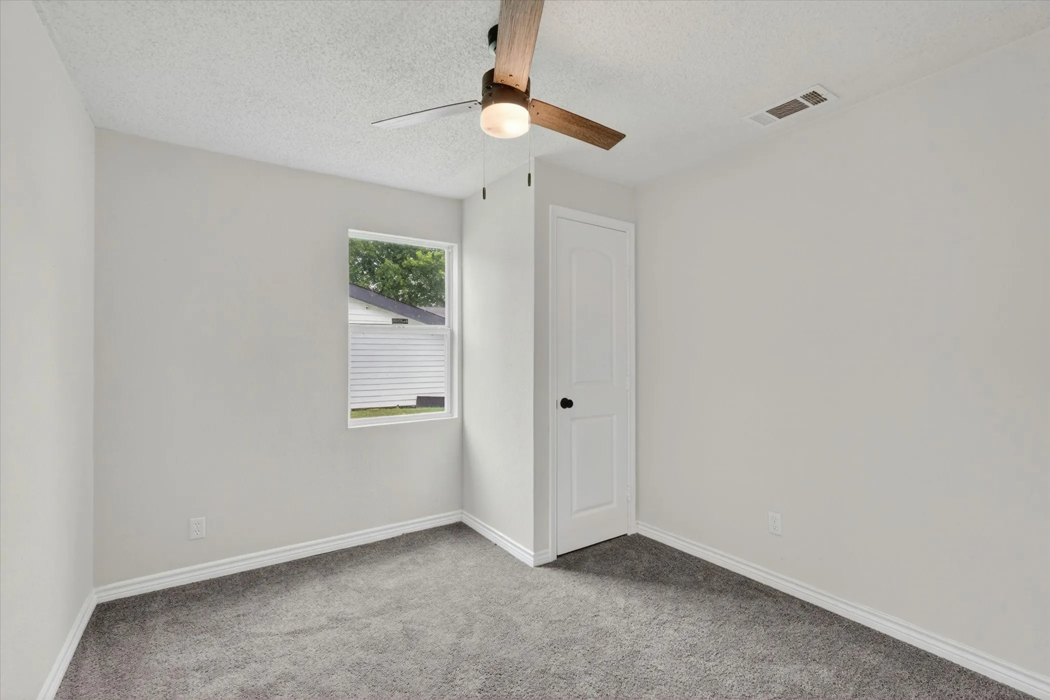 Single Family Residence For Sale in Collin County , 1116 Bozman Road, Wylie, Texas 75098, 3 Bedroom, 2 Bathroom, Garage spaces, 1,200 Sqft, built in 1962, mls#21368523, Real Estate Agent in Wylie, Homes For Sale in Collin county, Homes For Sale in Wylie, Realtor in Wylie Texas, Real Estate Brokerage Independent Realty Texas, Luminita Cordes Realtor