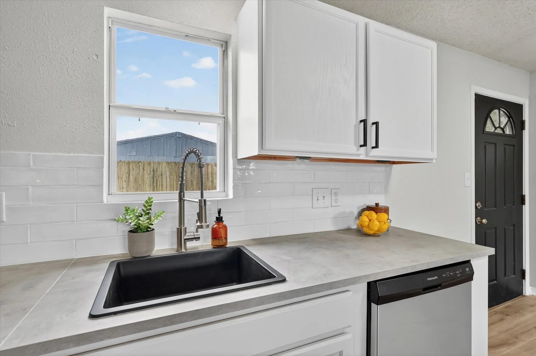 Single Family Residence For Sale in Collin County , 1116 Bozman Road, Wylie, Texas 75098, 3 Bedroom, 2 Bathroom, Garage spaces, 1,200 Sqft, built in 1962, mls#21368523, Real Estate Agent in Wylie, Homes For Sale in Collin county, Homes For Sale in Wylie, Realtor in Wylie Texas, Real Estate Brokerage Independent Realty Texas, Luminita Cordes Realtor