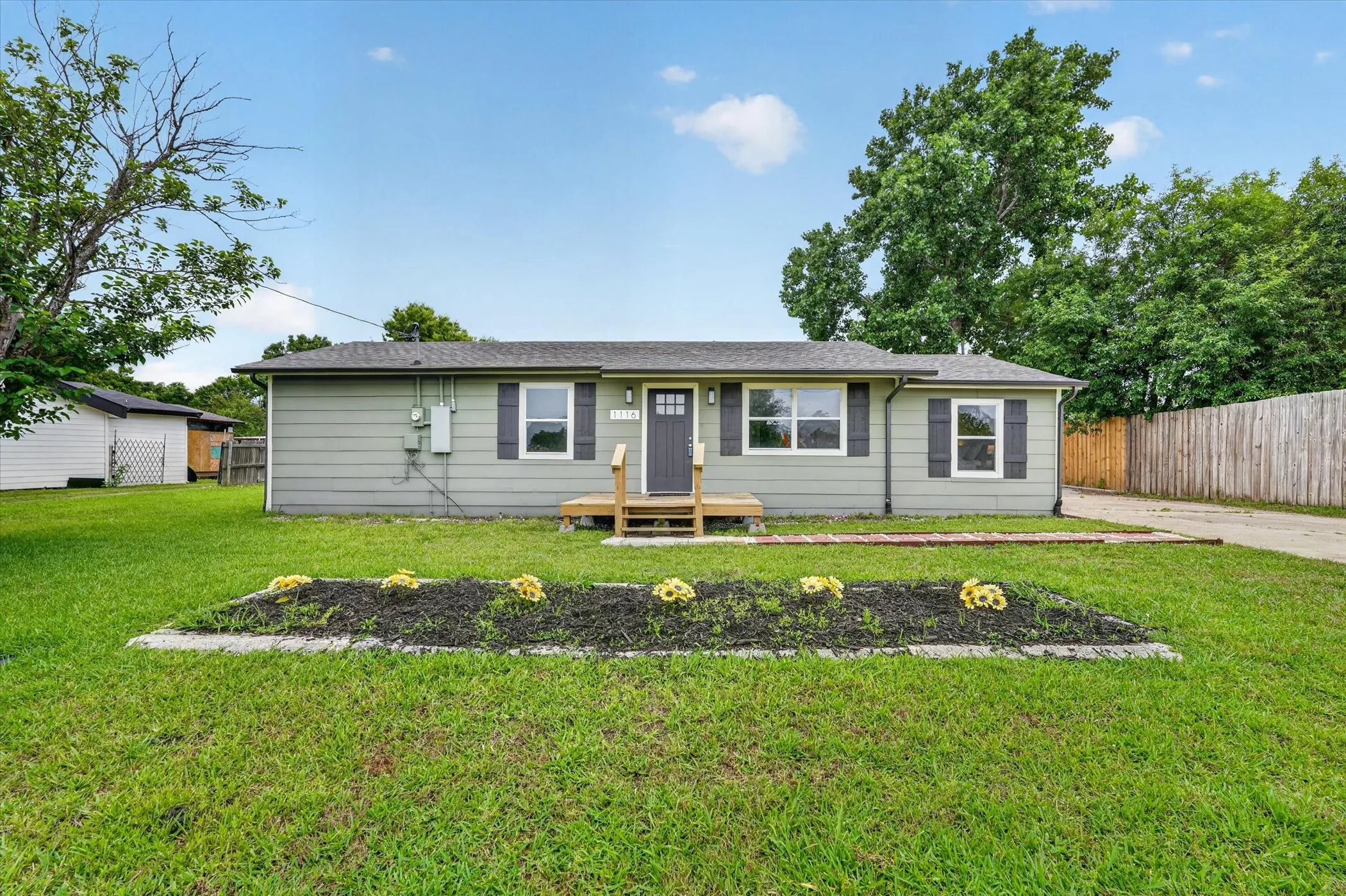 Single Family Residence For Sale in Collin County , 1116 Bozman Road, Wylie, Texas 75098, 3 Bedroom, 2 Bathroom, Garage spaces, 1,200 Sqft, built in 1962, mls#21368523, Real Estate Agent in Wylie, Homes For Sale in Collin county, Homes For Sale in Wylie, Realtor in Wylie Texas, Real Estate Brokerage Independent Realty Texas, Luminita Cordes Realtor