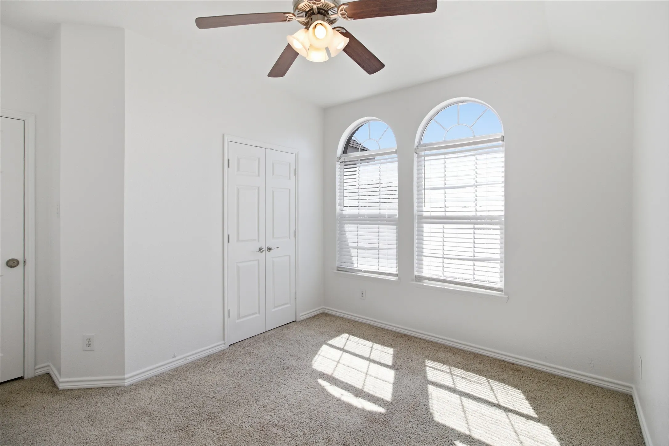 Single Family Residence For Sale in Kaufman County , 2030 Diamondback, Forney, Texas 75126, 4 Bedroom, 3 Bathroom, 2 Garage spaces, 2,432 Sqft, built in 2008, Price $379,000, mls#21363591, Real Estate Agent in Forney, Homes For Sale in Kaufman county, Homes For Sale in Forney, Realtor in Forney Texas, Real Estate Brokerage Independent Realty Texas, Luminita Cordes Realtor