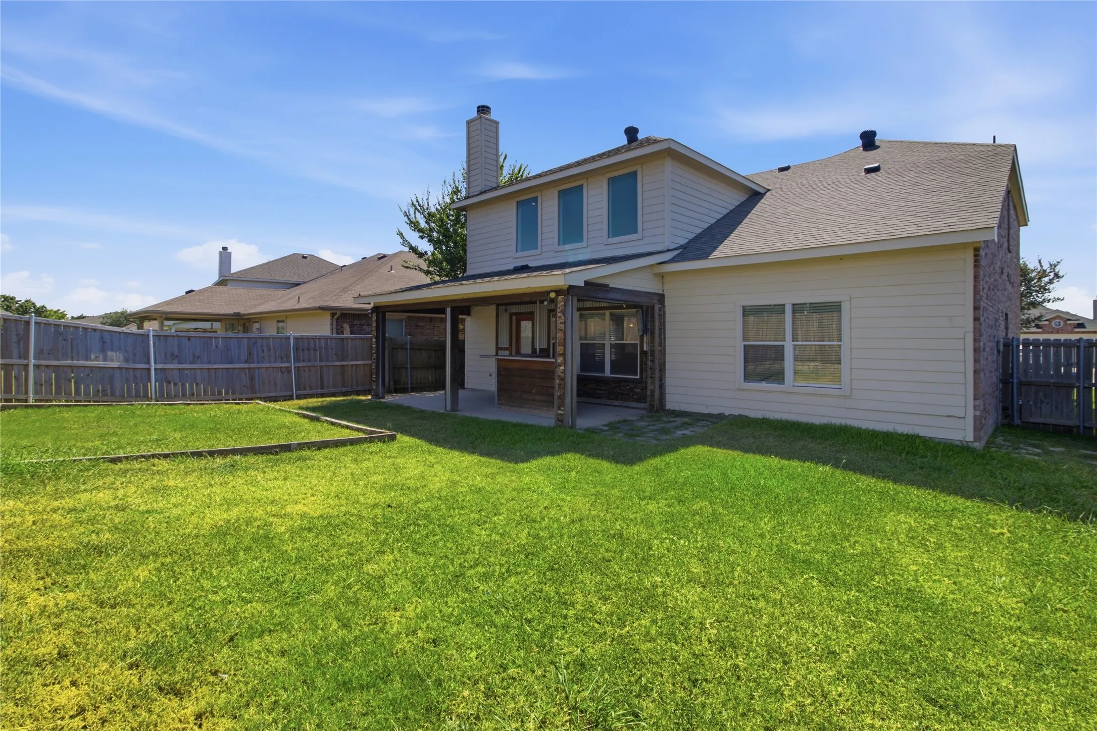 Single Family Residence For Sale in Kaufman County , 2030 Diamondback, Forney, Texas 75126, 4 Bedroom, 3 Bathroom, 2 Garage spaces, 2,432 Sqft, built in 2008, Price $379,000, mls#21363591, Real Estate Agent in Forney, Homes For Sale in Kaufman county, Homes For Sale in Forney, Realtor in Forney Texas, Real Estate Brokerage Independent Realty Texas, Luminita Cordes Realtor