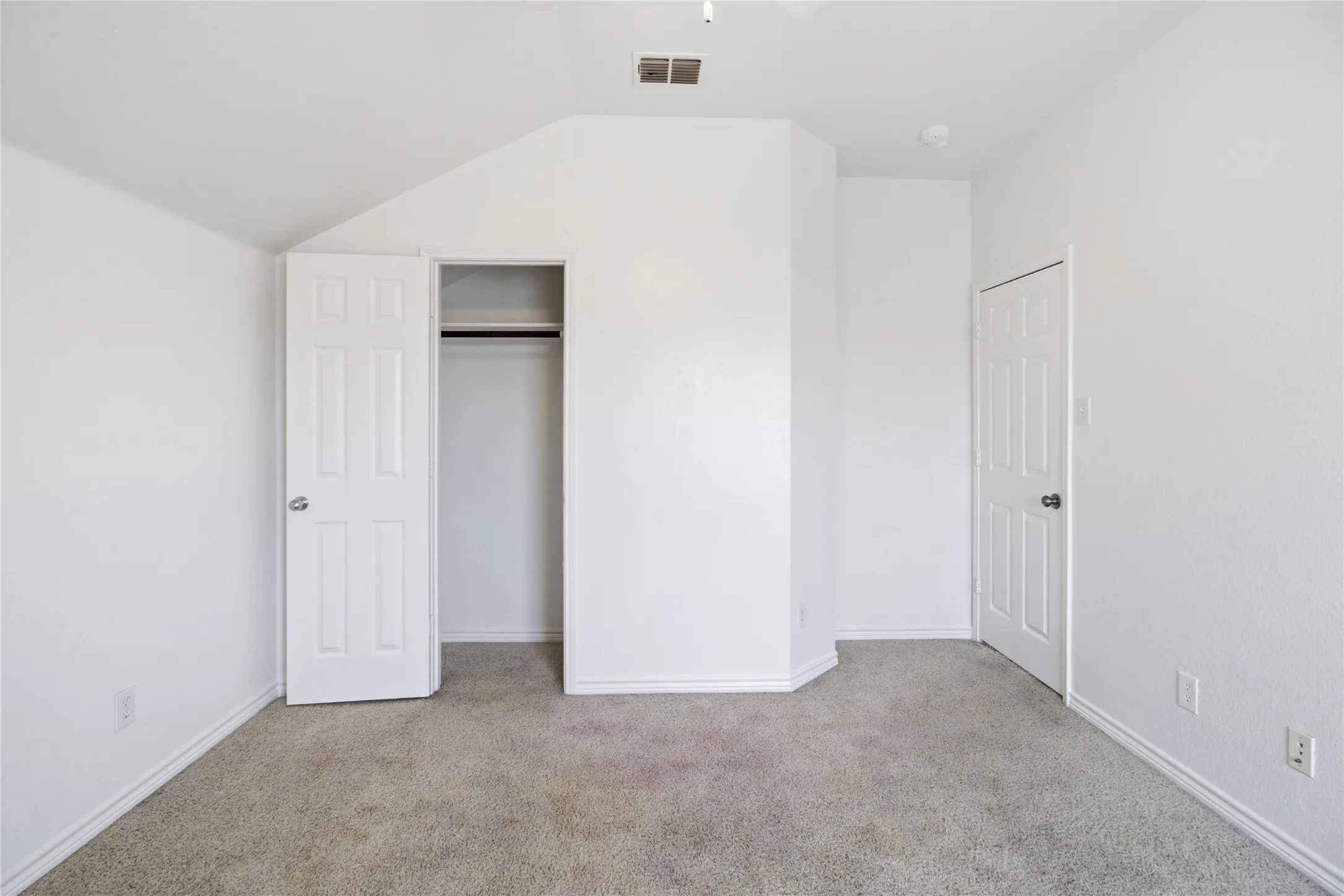 Single Family Residence For Sale in Kaufman County , 2030 Diamondback, Forney, Texas 75126, 4 Bedroom, 3 Bathroom, 2 Garage spaces, 2,432 Sqft, built in 2008, Price $379,000, mls#21363591, Real Estate Agent in Forney, Homes For Sale in Kaufman county, Homes For Sale in Forney, Realtor in Forney Texas, Real Estate Brokerage Independent Realty Texas, Luminita Cordes Realtor