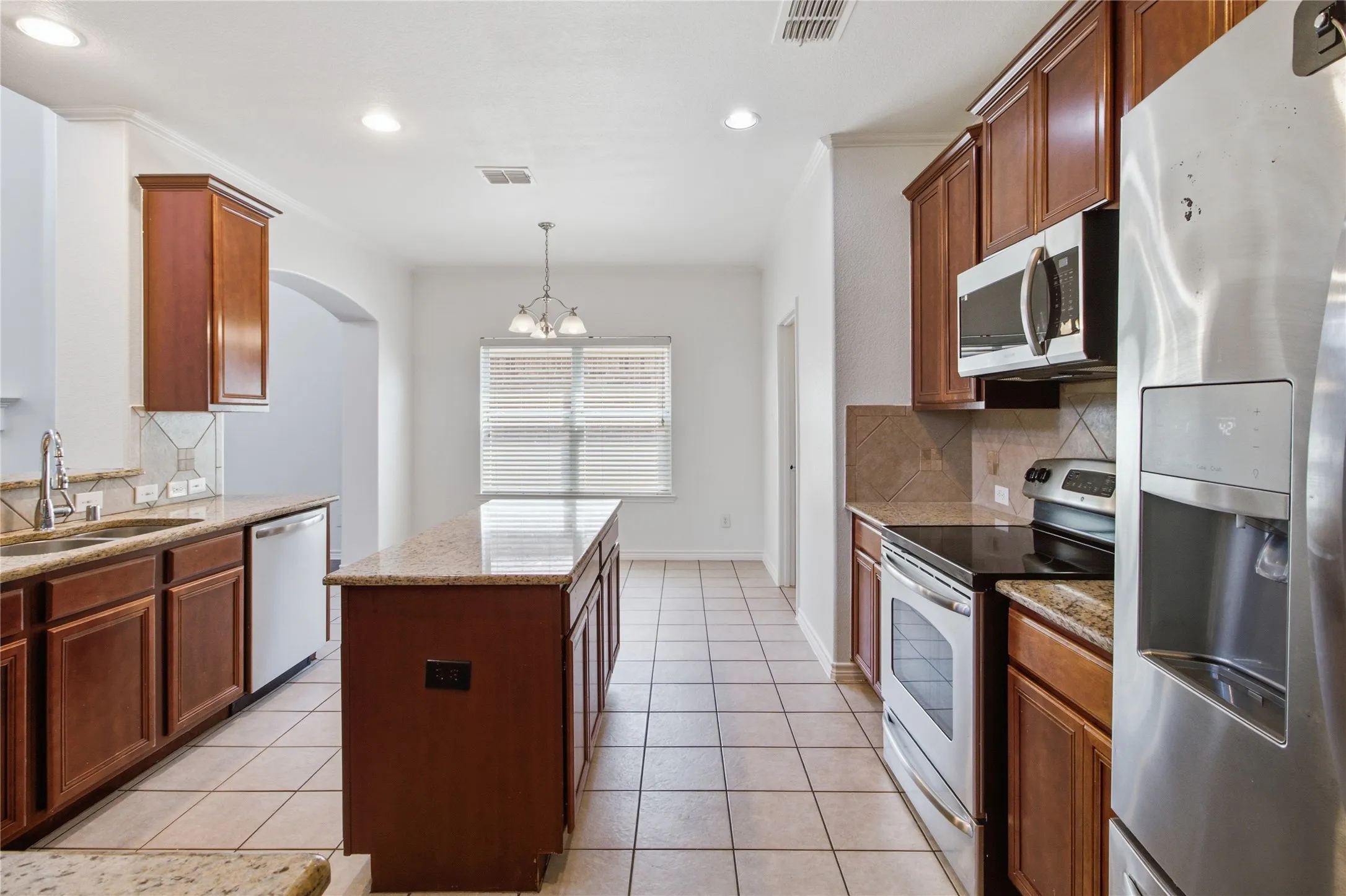 Single Family Residence For Sale in Kaufman County , 2030 Diamondback, Forney, Texas 75126, 4 Bedroom, 3 Bathroom, 2 Garage spaces, 2,432 Sqft, built in 2008, Price $379,000, mls#21363591, Real Estate Agent in Forney, Homes For Sale in Kaufman county, Homes For Sale in Forney, Realtor in Forney Texas, Real Estate Brokerage Independent Realty Texas, Luminita Cordes Realtor